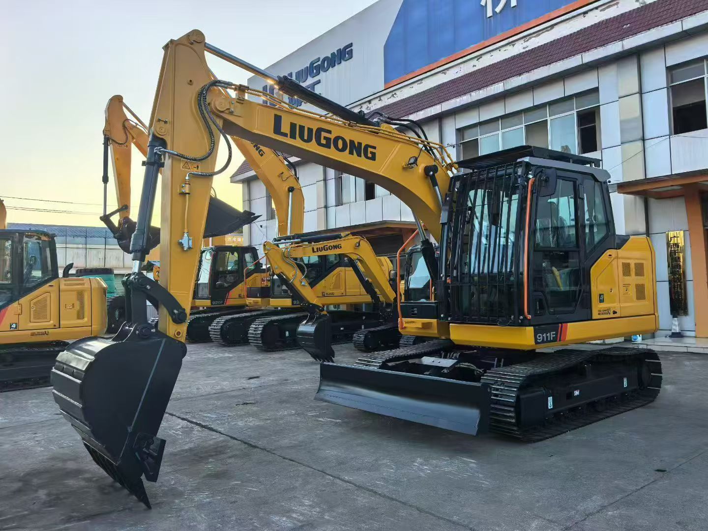 New Liugong 911F Excavator for Sale front view