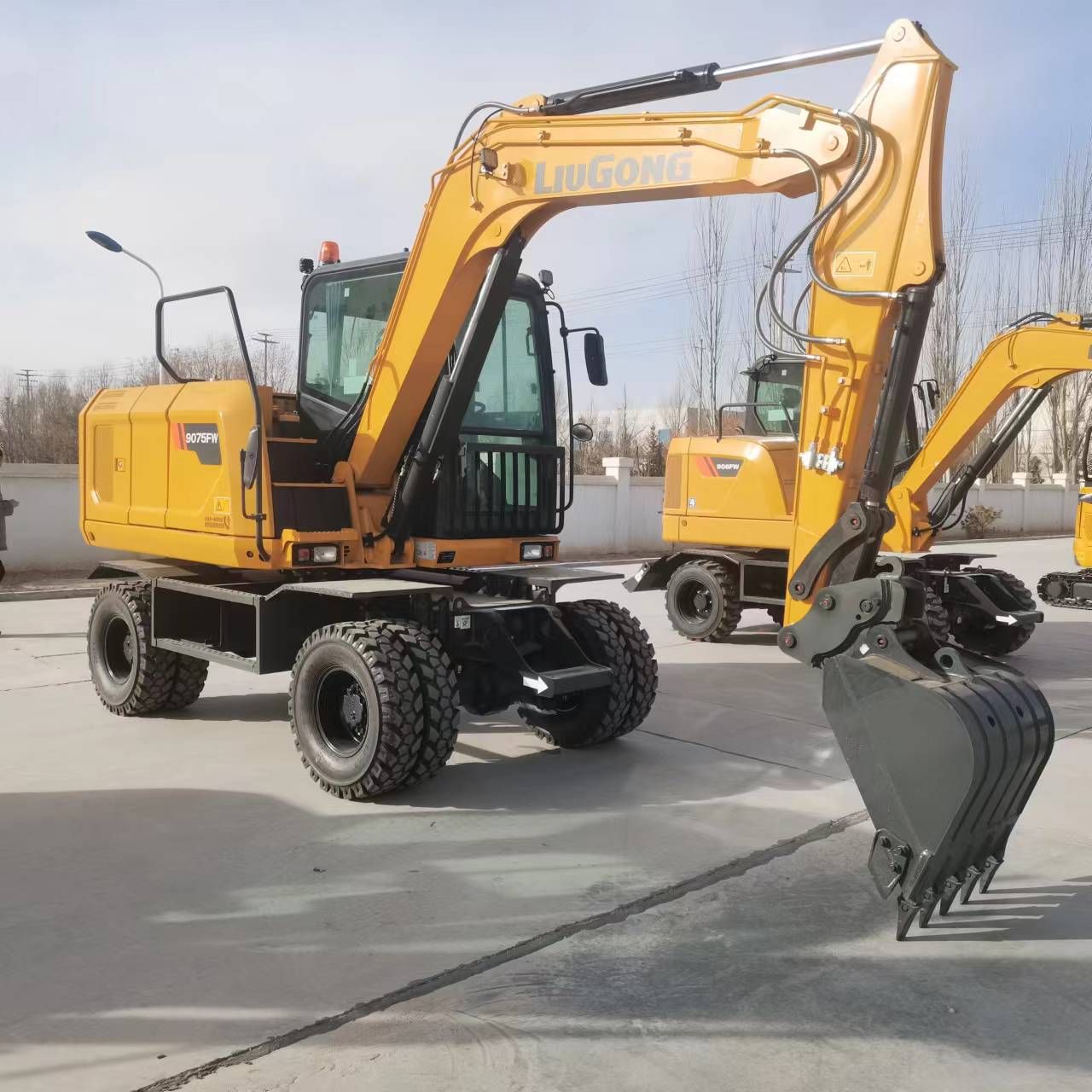 New Liugong 9075FWMAX Excavator for Sale rear side view