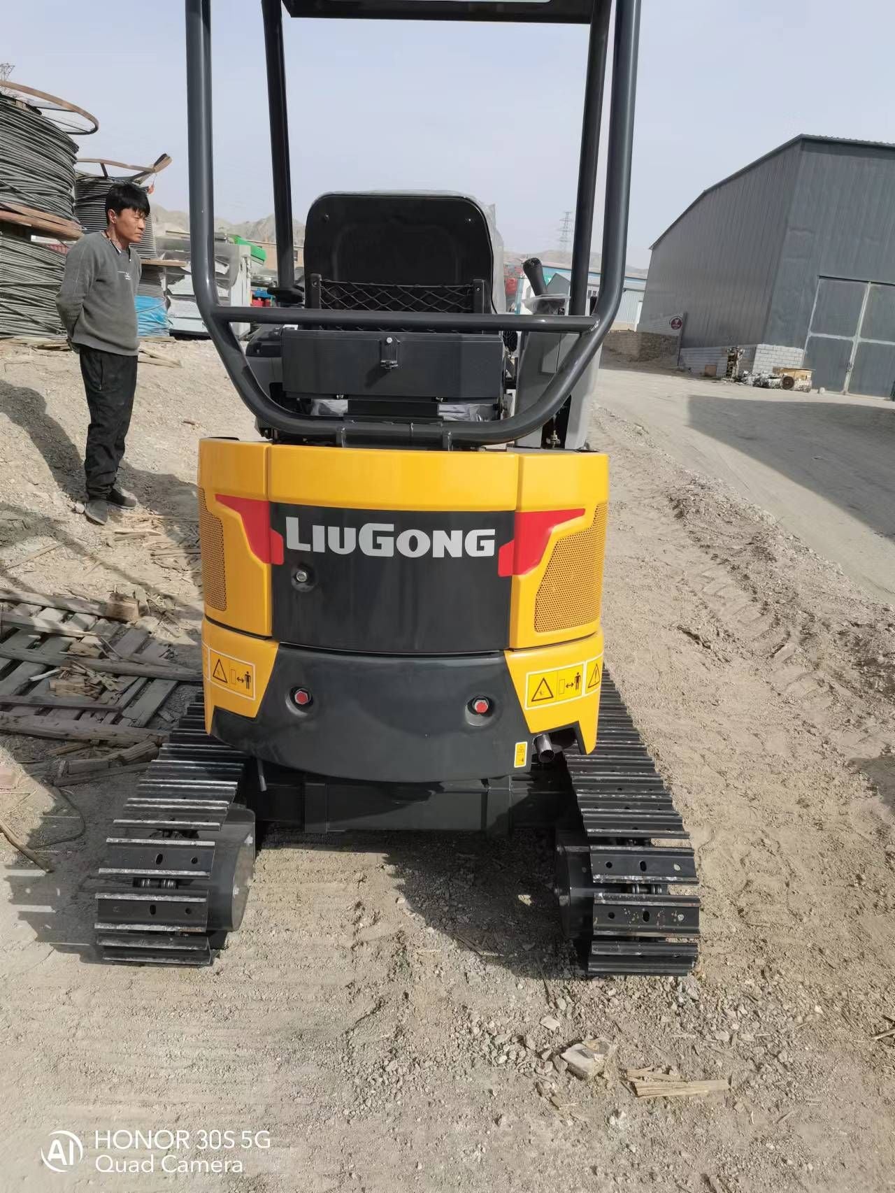 New Liugong 9017FZTS Excavator for Sale front view