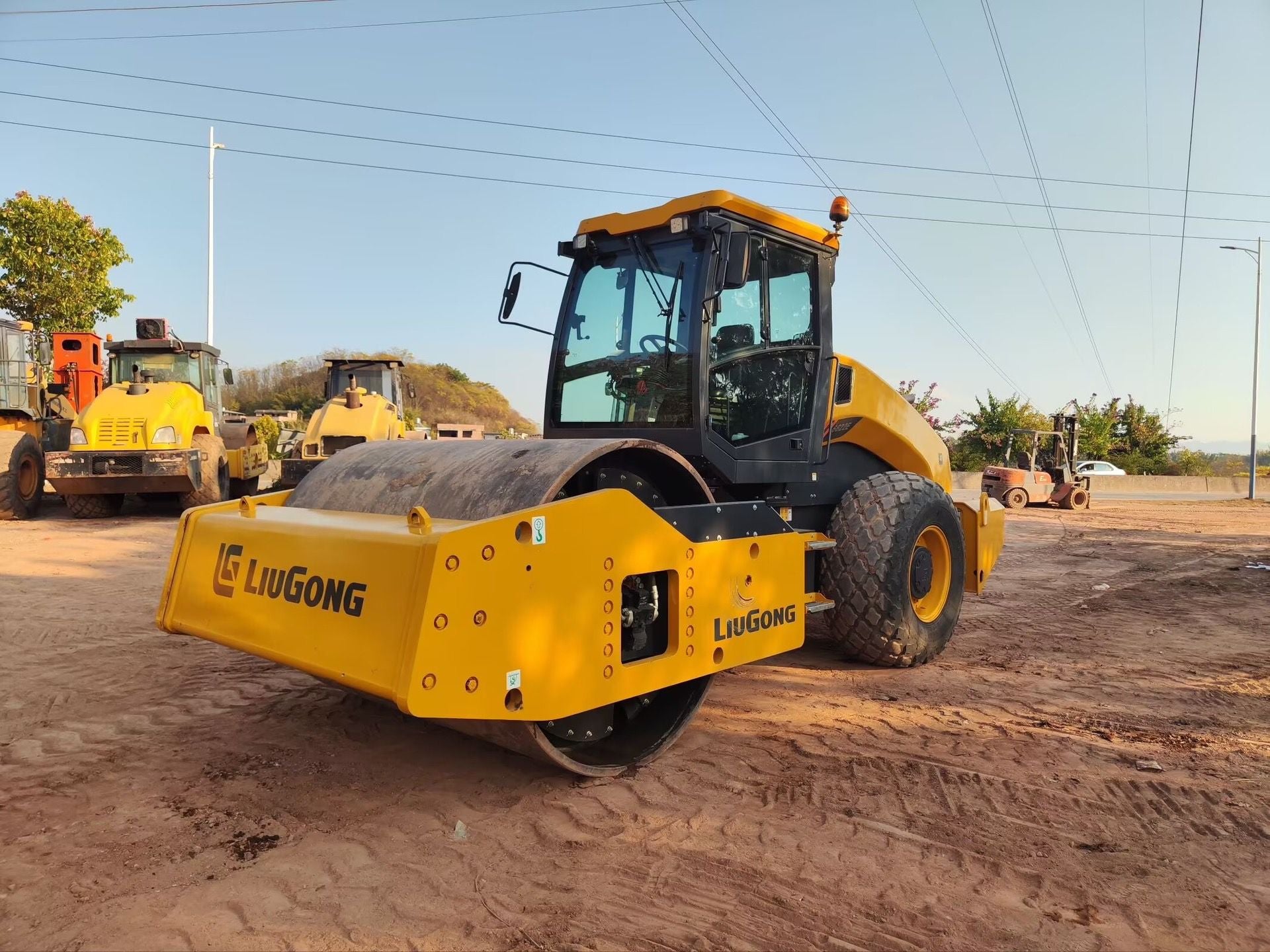 New Liugong 6622EG4 SINGLE-DRIVE Road Roller for Sale front view