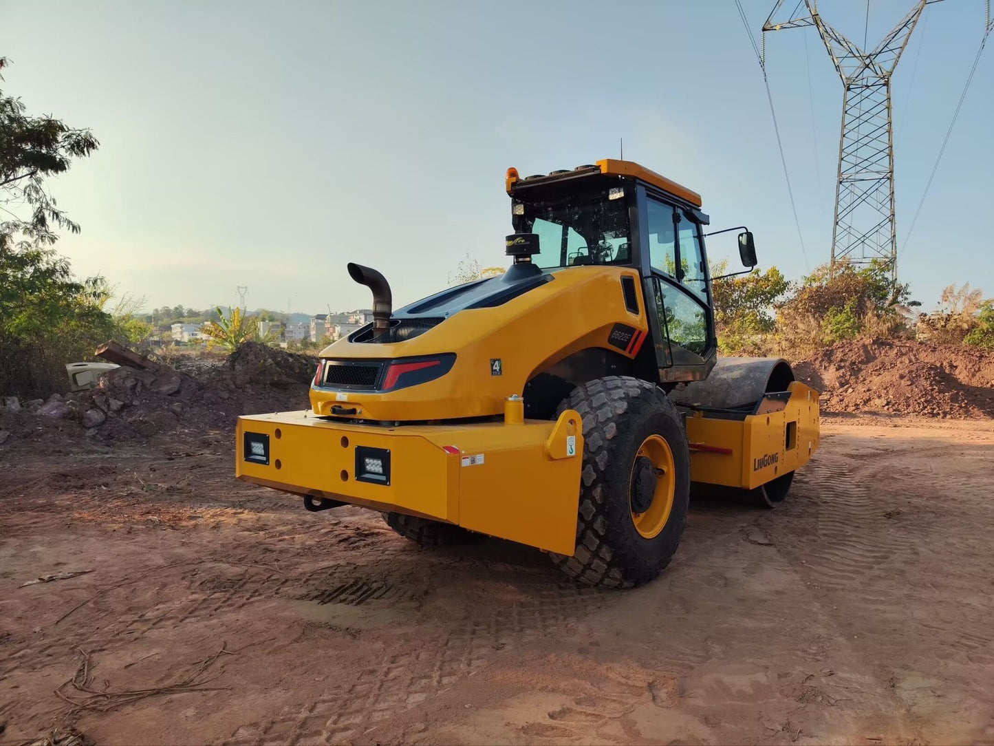 New Liugong 6622EG4 SINGLE-DRIVE Road Roller for Sale detail view