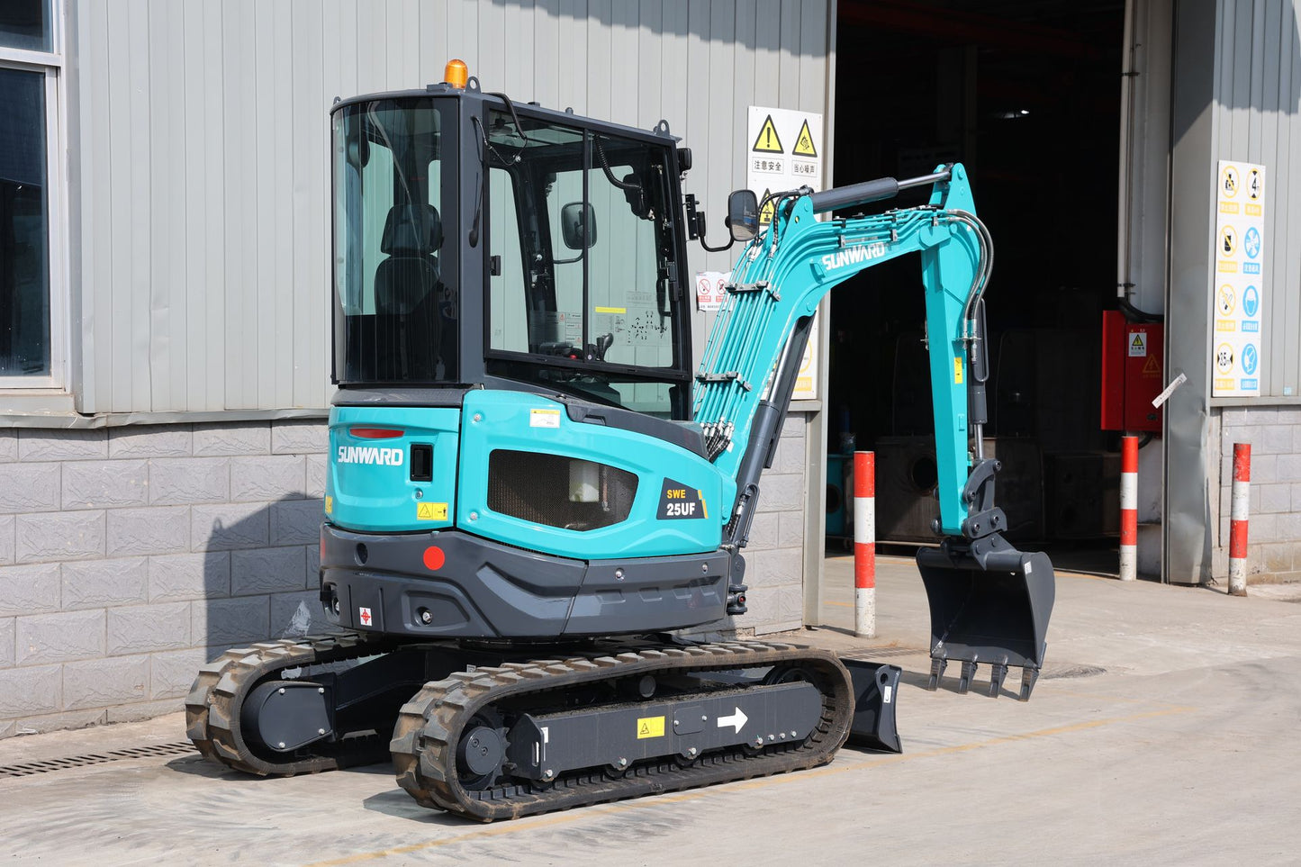 New Sunward SWE25UF Excavator for Sale front view