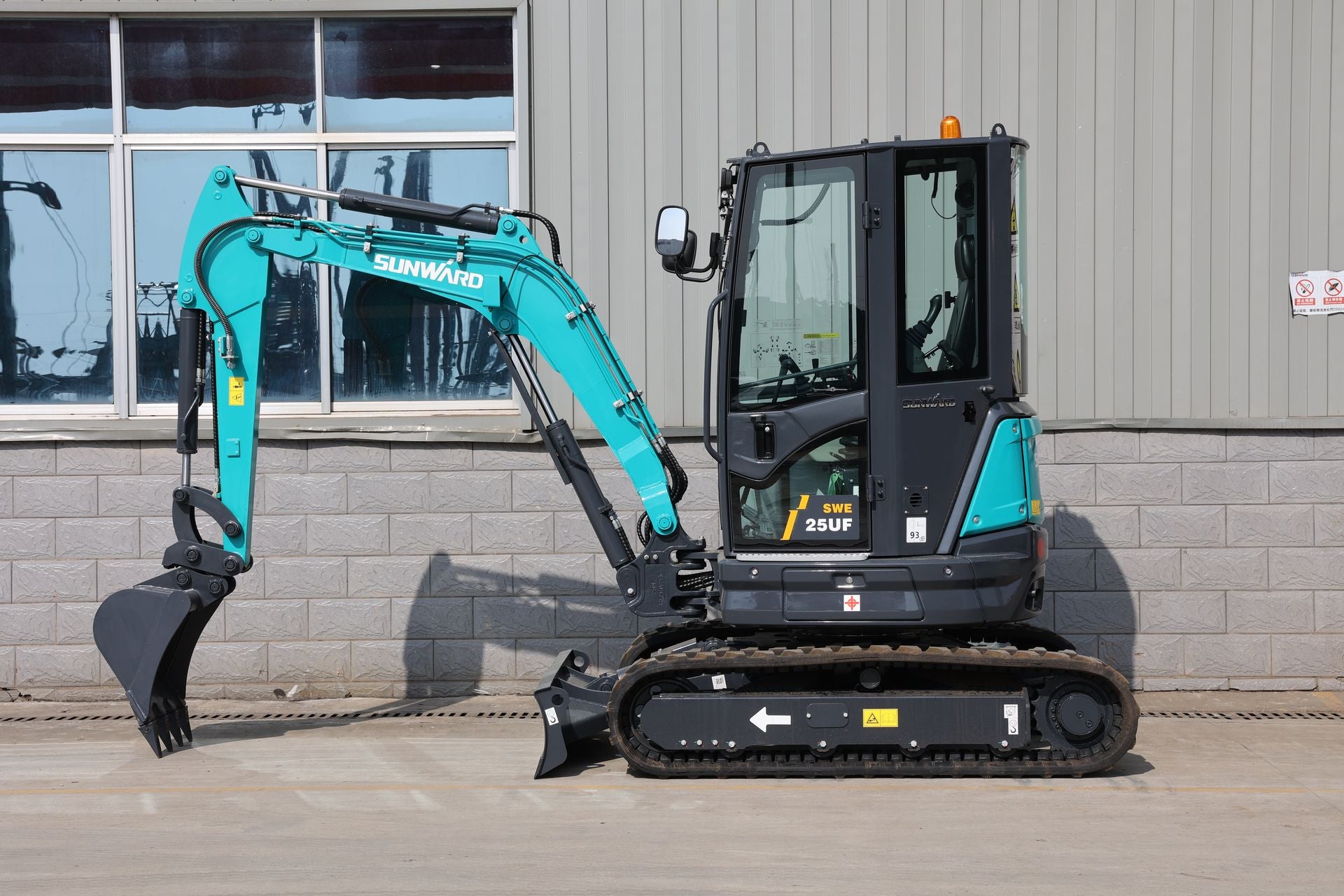 New Sunward SWE25UF Excavator for Sale detail view