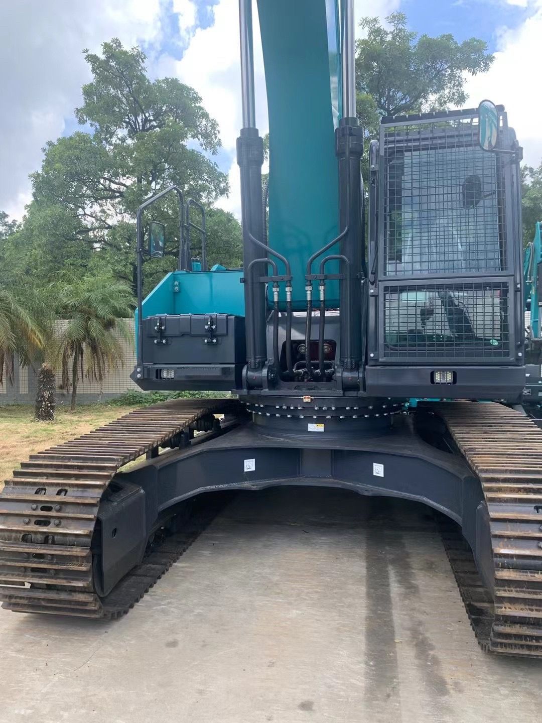 New Sunward SWE335F Excavator for Sale detail view