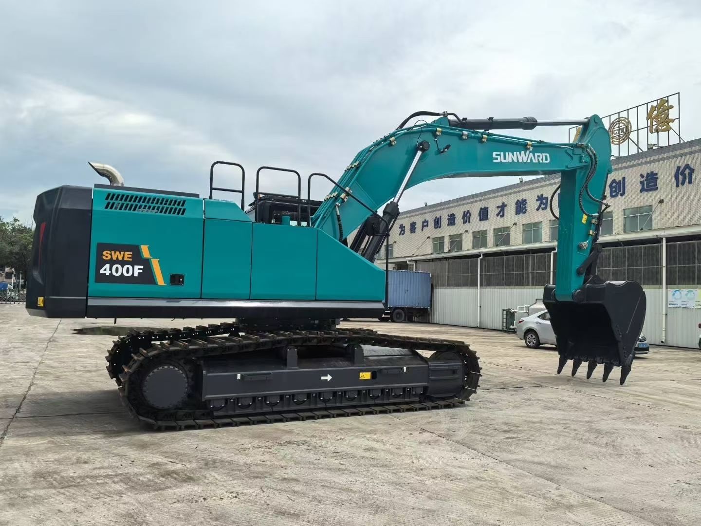 New Sunward SWE400F Excavator for Sale rear side view