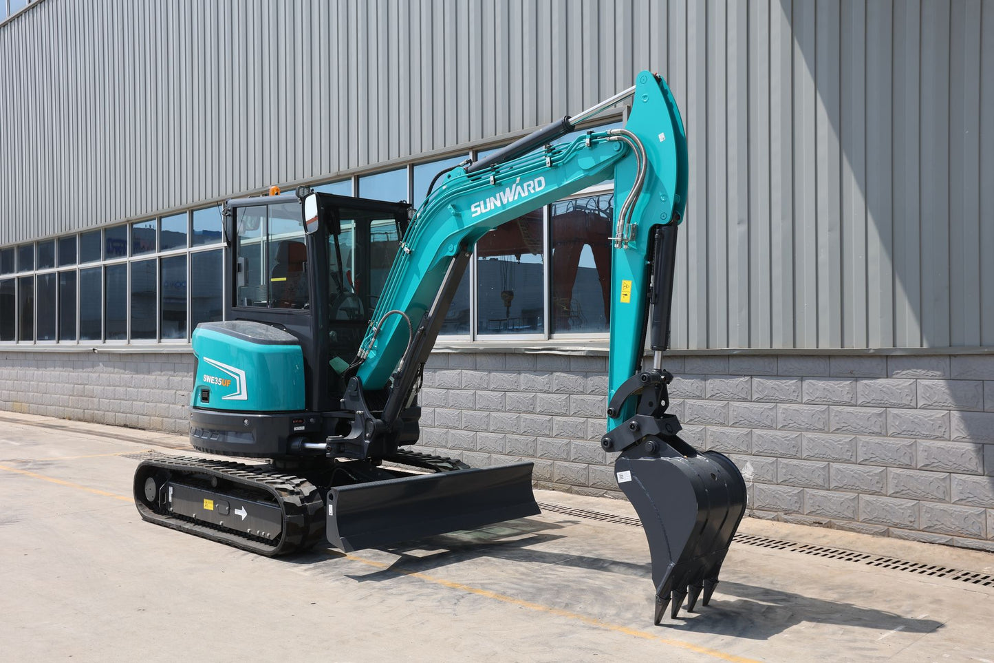 New Sunward SWE35UF Excavator for Sale front view