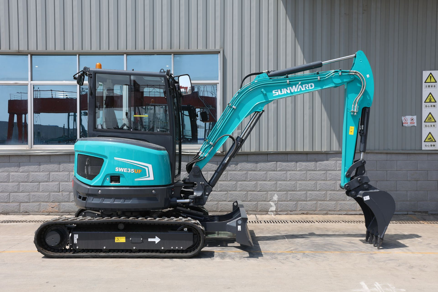 New Sunward SWE35UF Excavator for Sale detail view