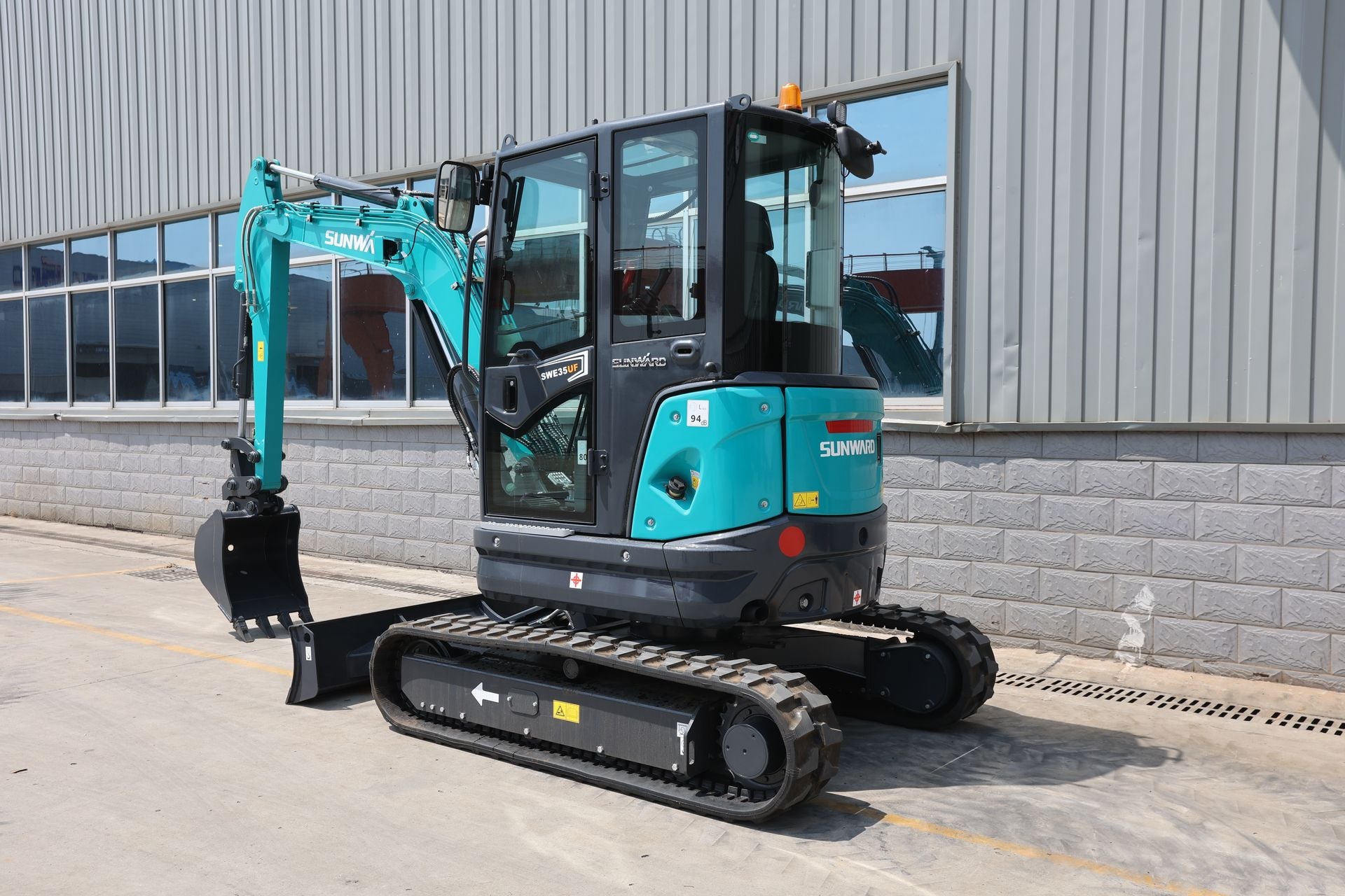 New Sunward SWE35UF Excavator for Sale detail view
