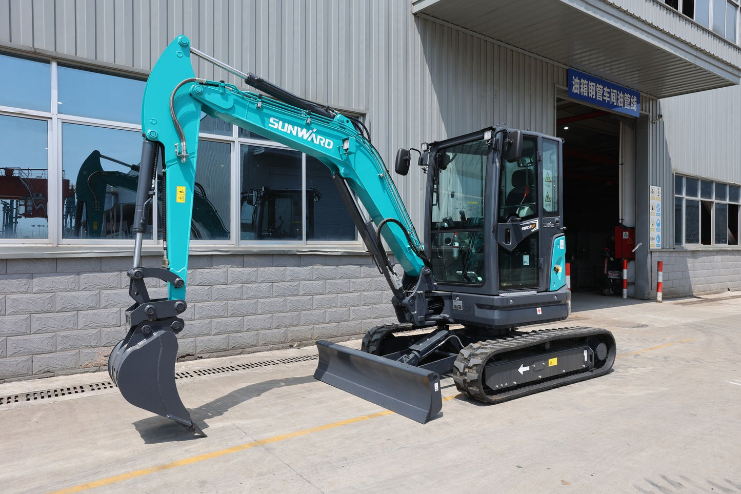New Sunward SWE35UF Excavator for Sale detail view