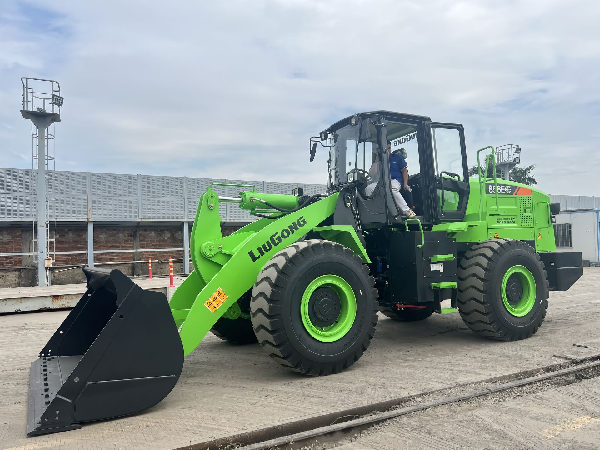 New Liugong 856E Wheel Loader for Sale front view