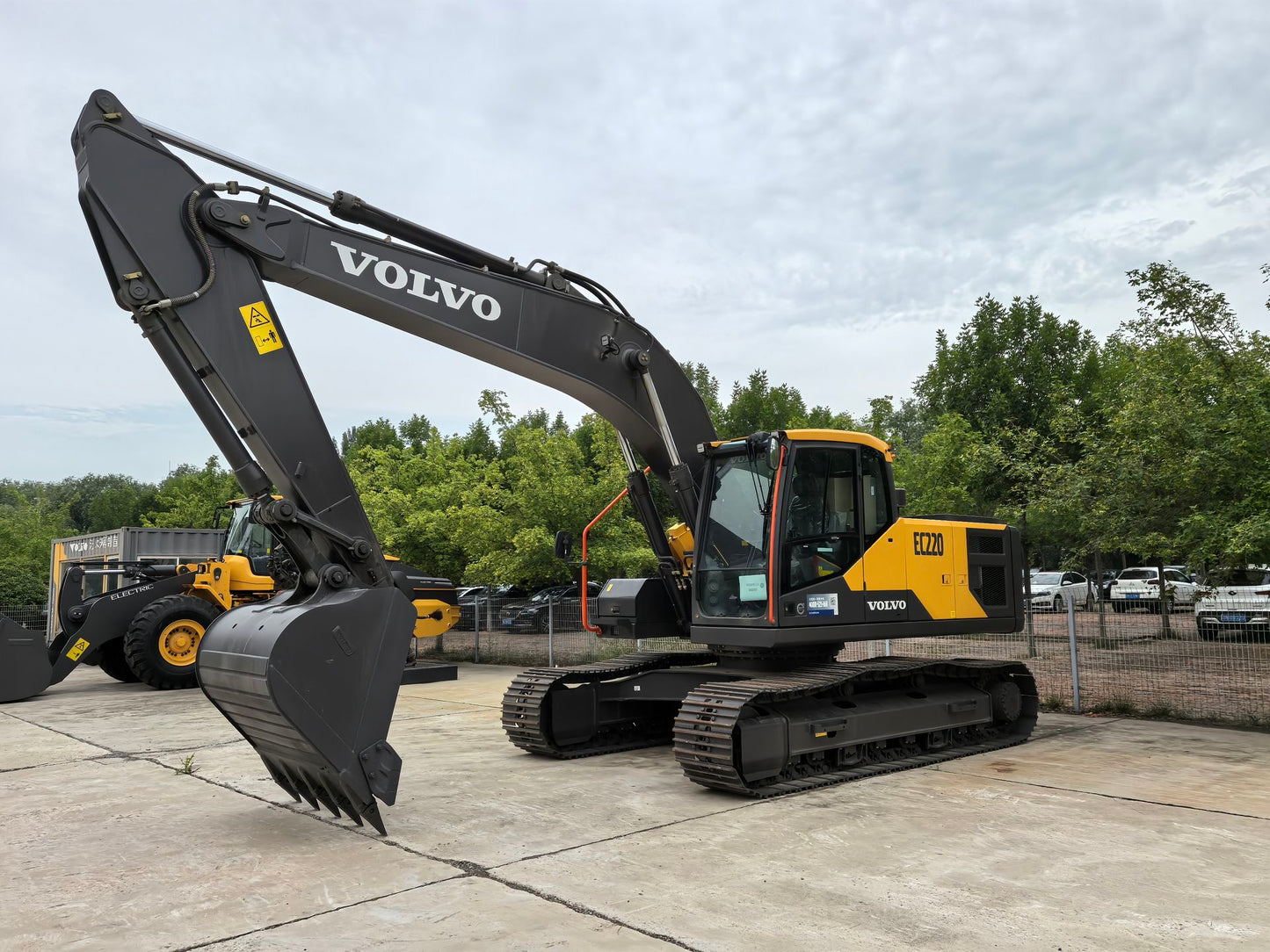 New Volvo EC220 Excavator for Sale detail view