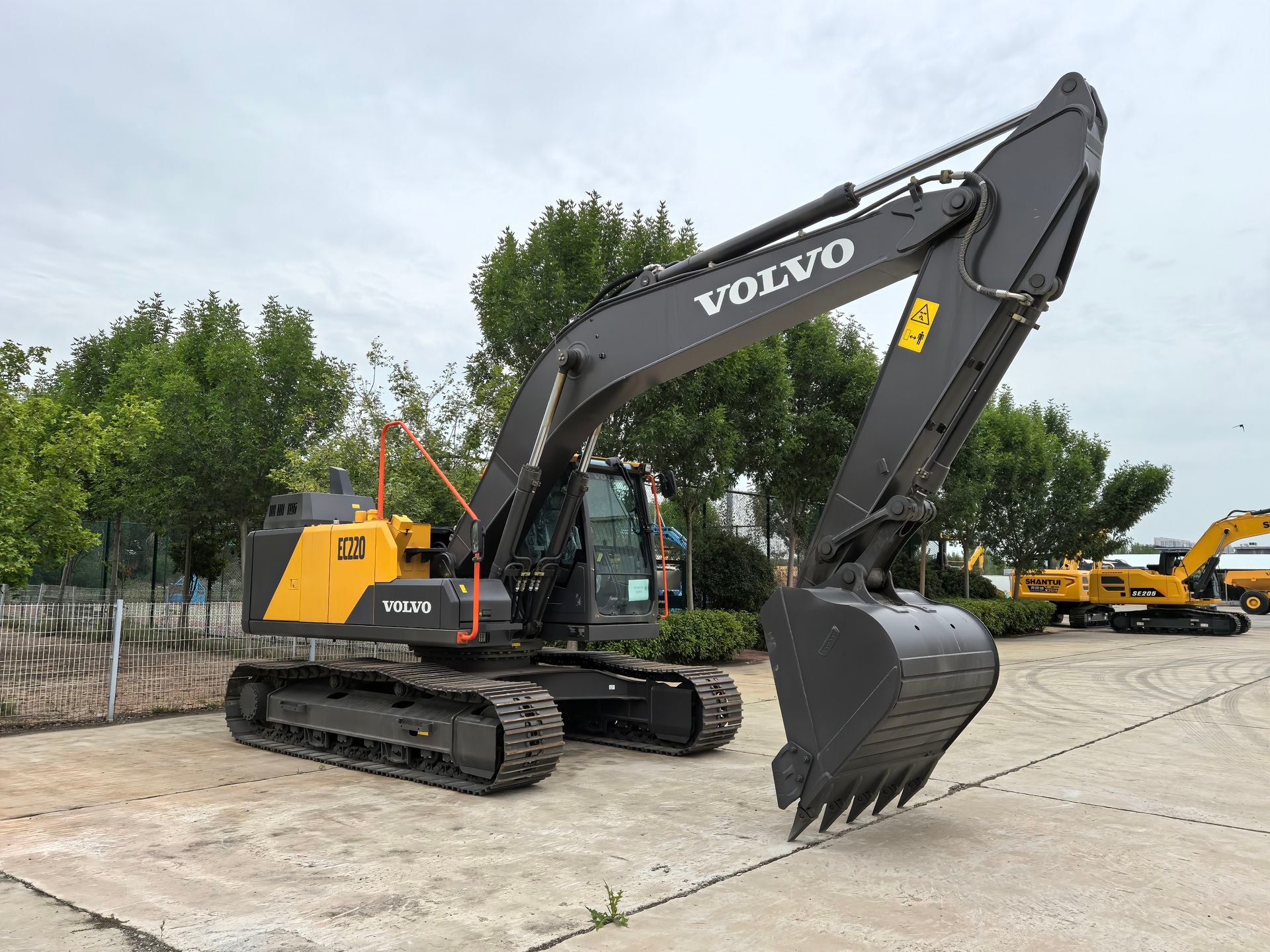 New Volvo EC220 Excavator for Sale detail view