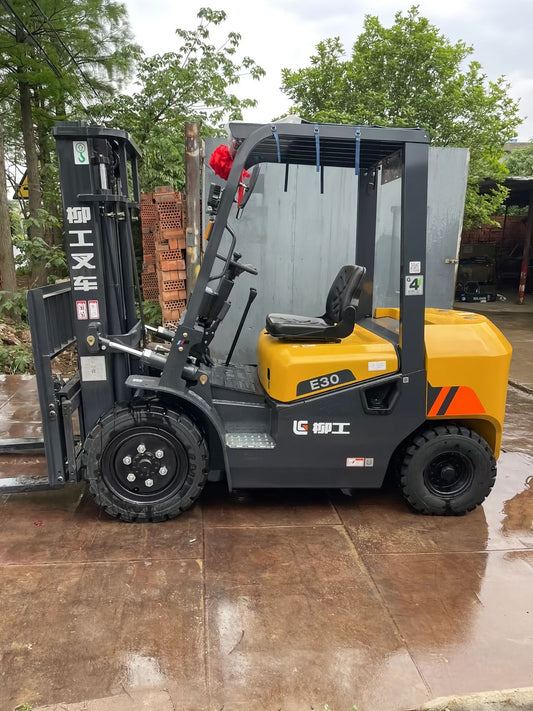 New Liugong CPC30-38E D Forklift for Sale rear side view
