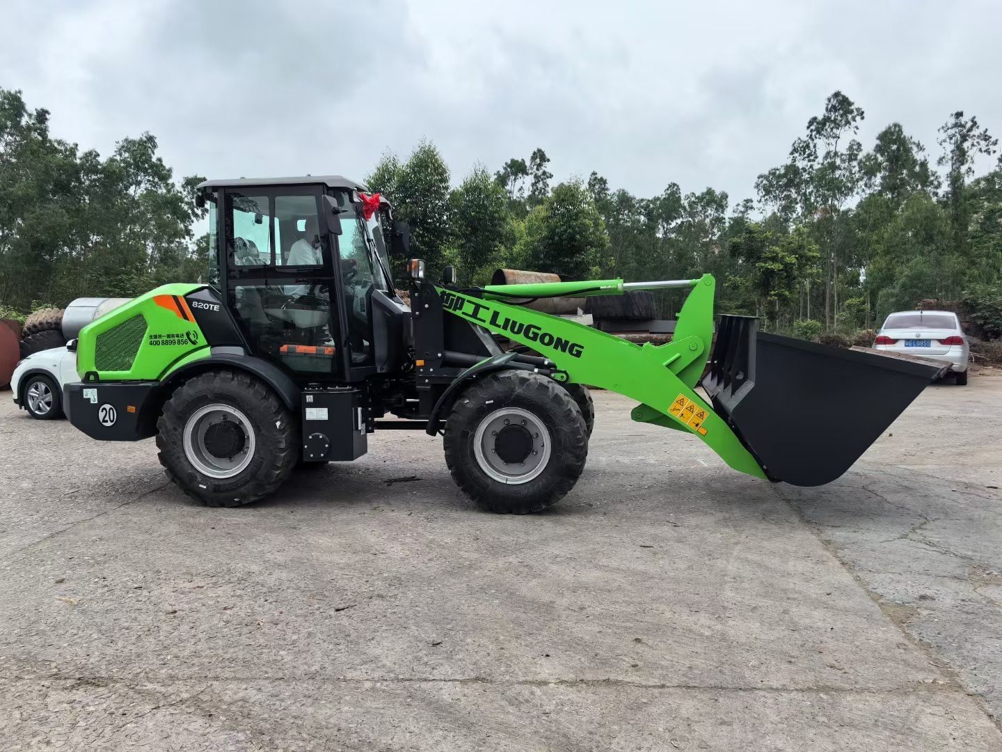 New Liugong 820TE Wheel Loader for Sale front view