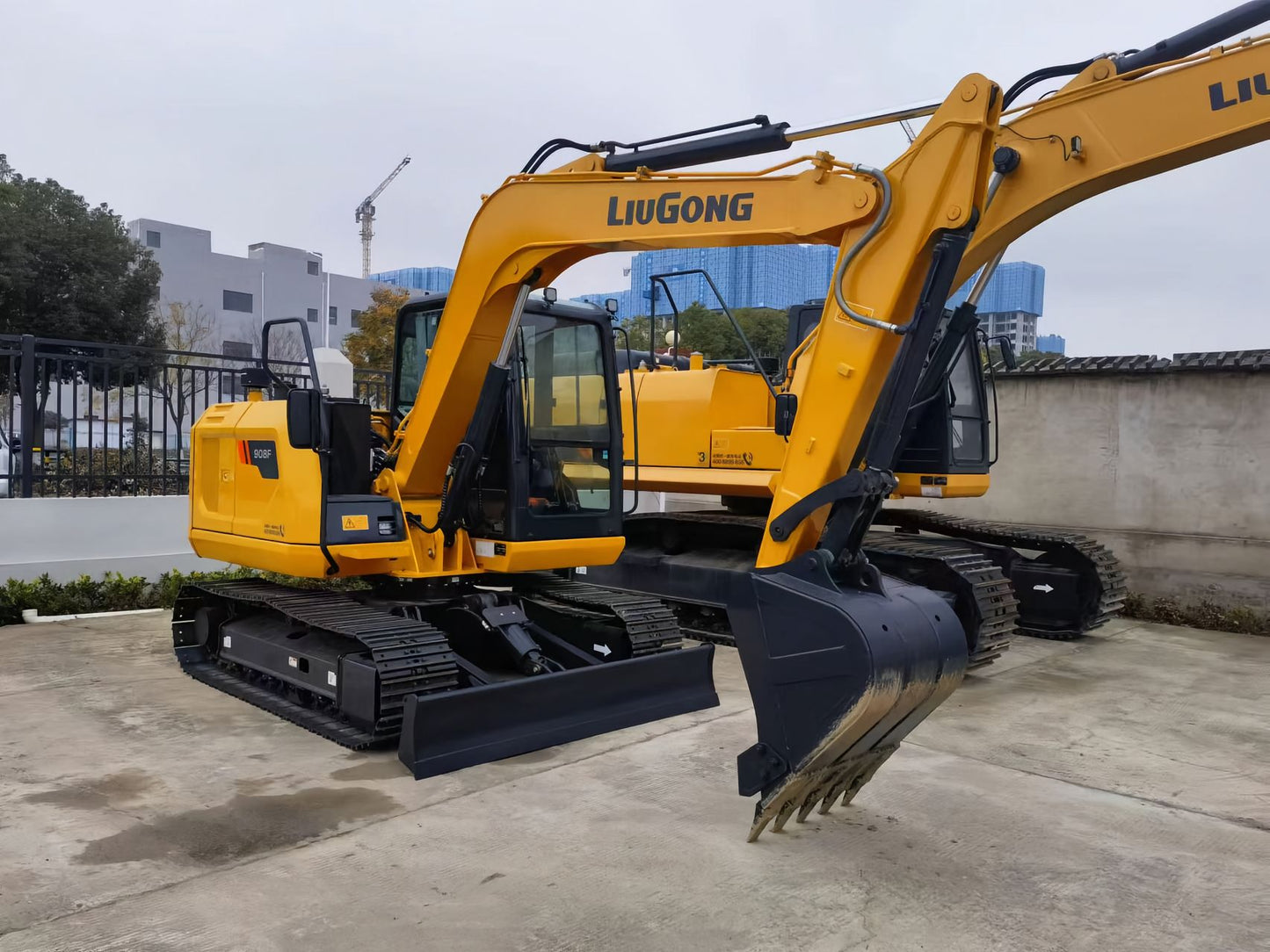 New Liugong 908F Excavator for Sale front view
