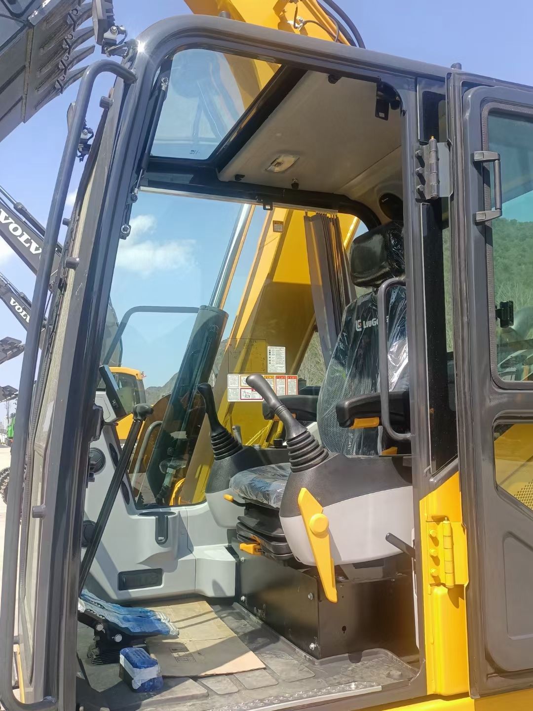 New Liugong 908F Excavator for Sale detail view