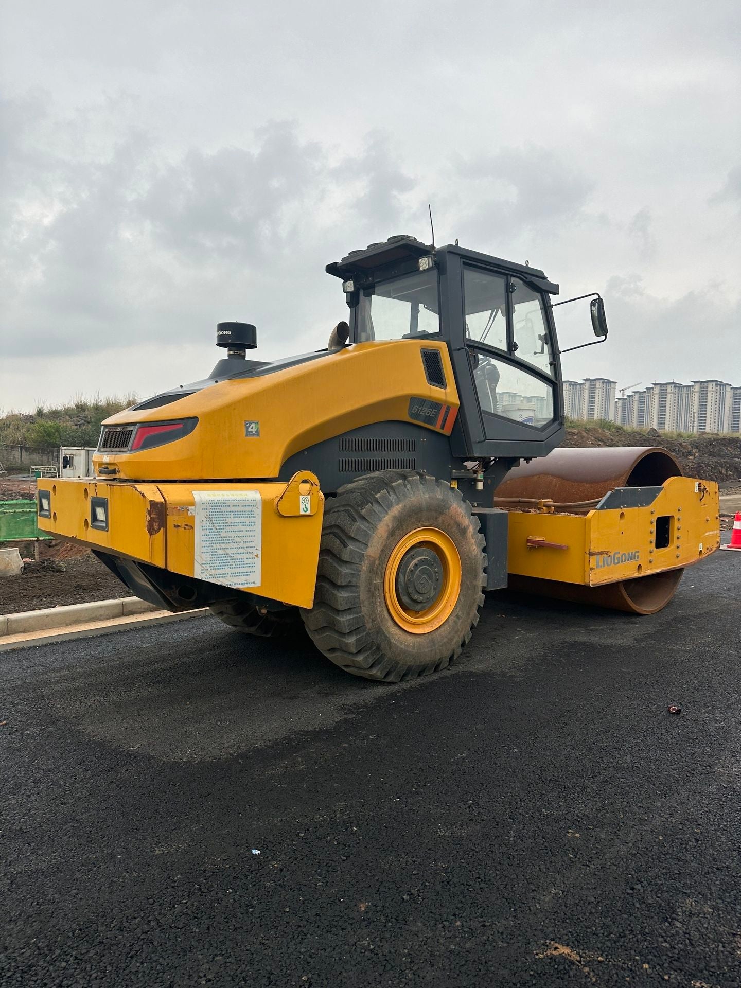 New Liugong 6126EG4 Road Roller for Sale front view