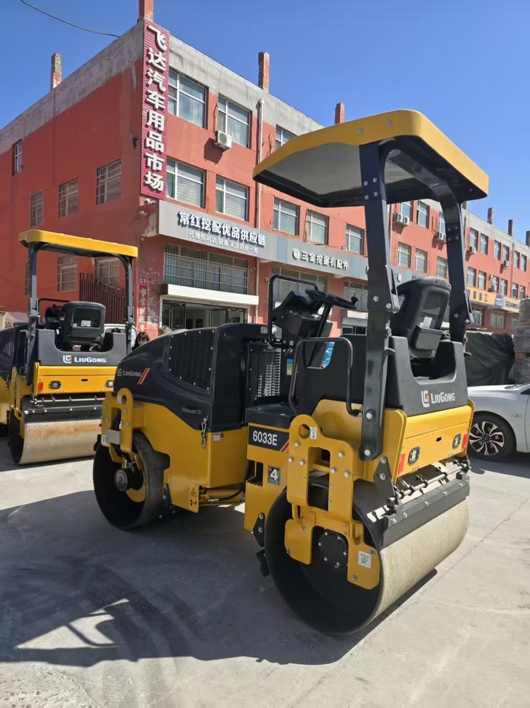 New Liugong 6033EG4 Road Roller for Sale rear side view