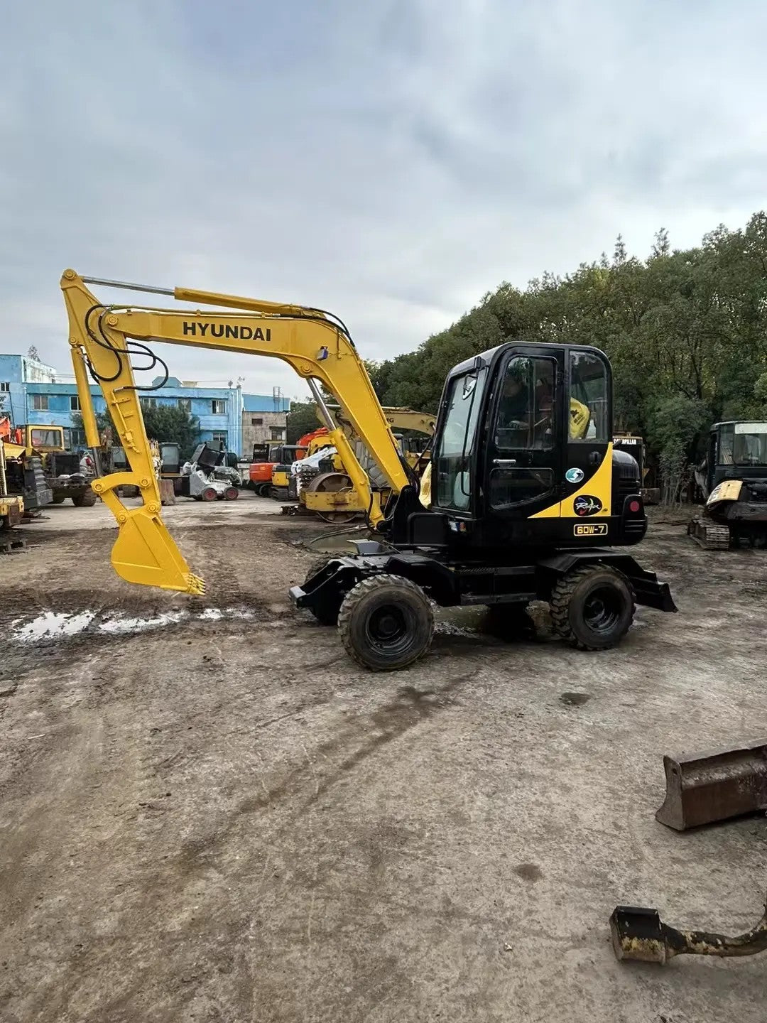 USED HYUNDAI R60W-7 WHEEL EXCAVATOR