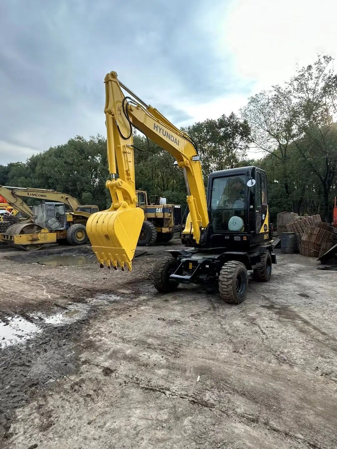USED HYUNDAI R60W-7 WHEEL EXCAVATOR