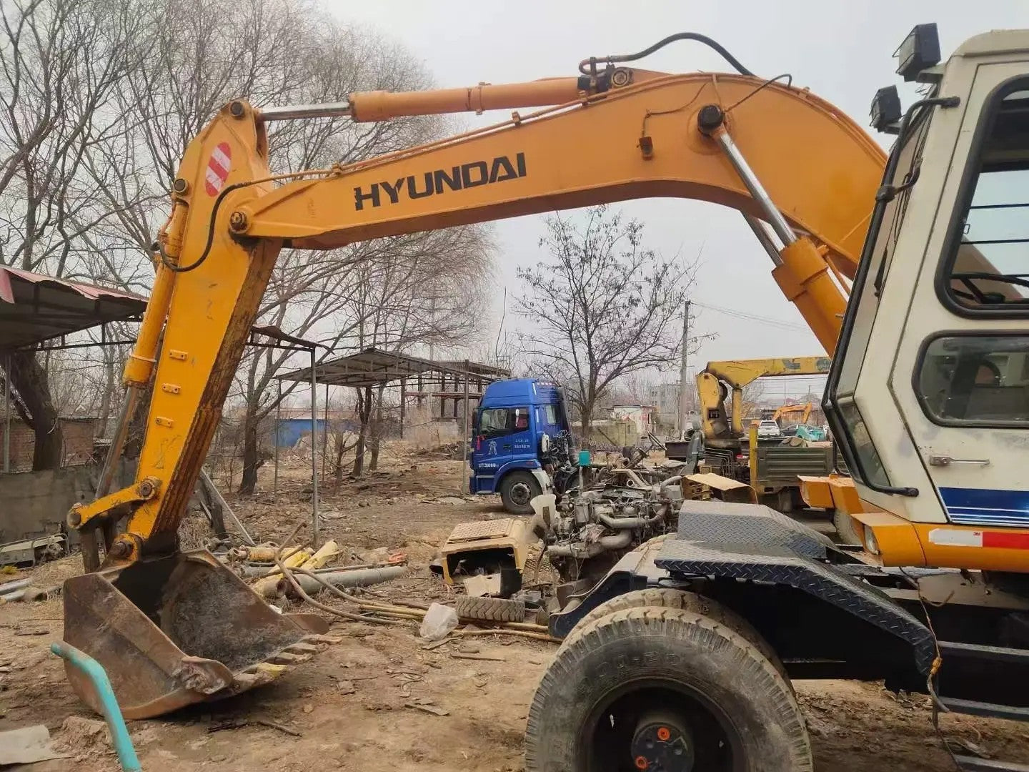 USED HYUNDAI R130W WHEEL EXCAVATOR