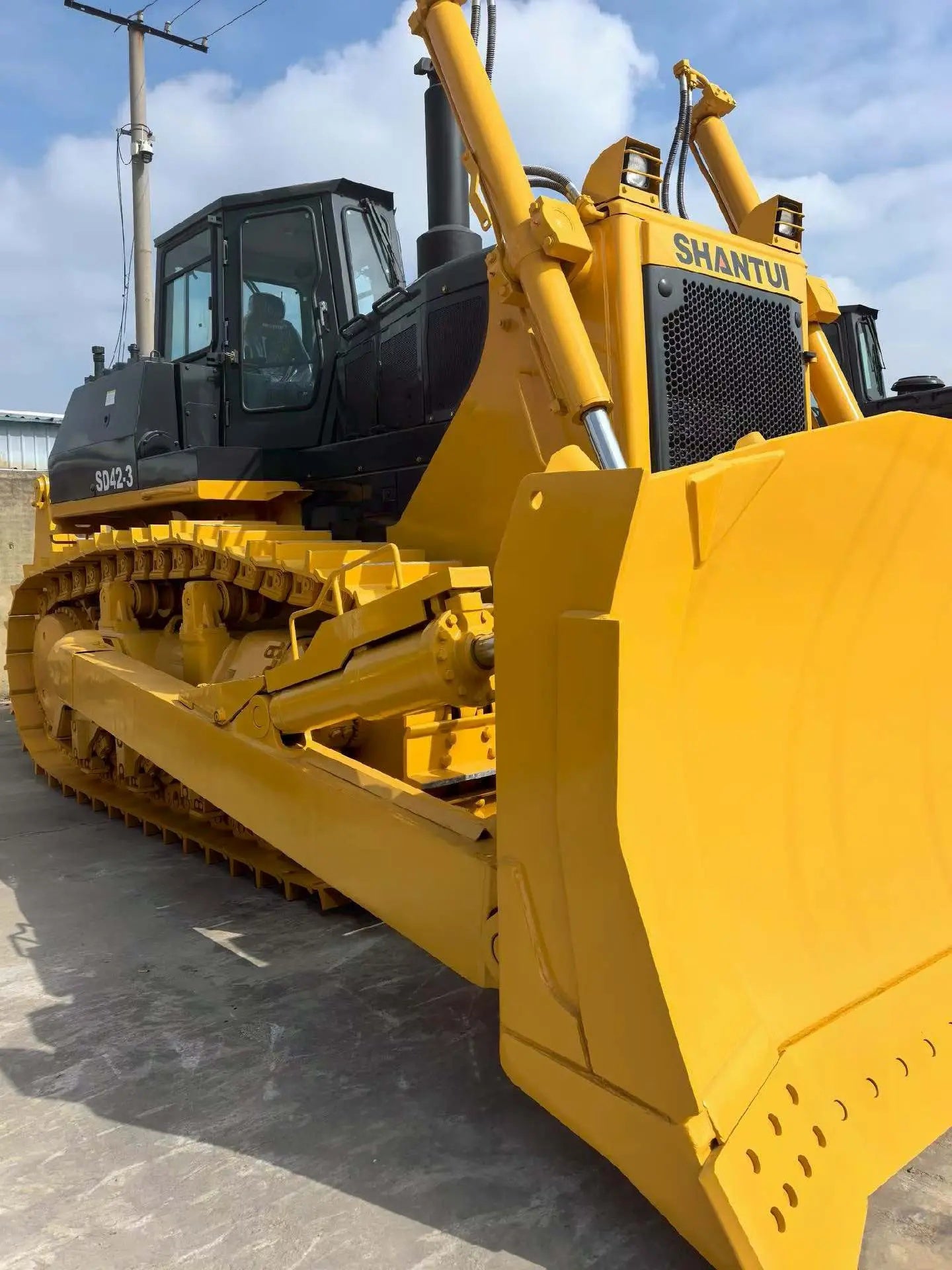New Shantui SD42 Bulldozer for Sale detail view
