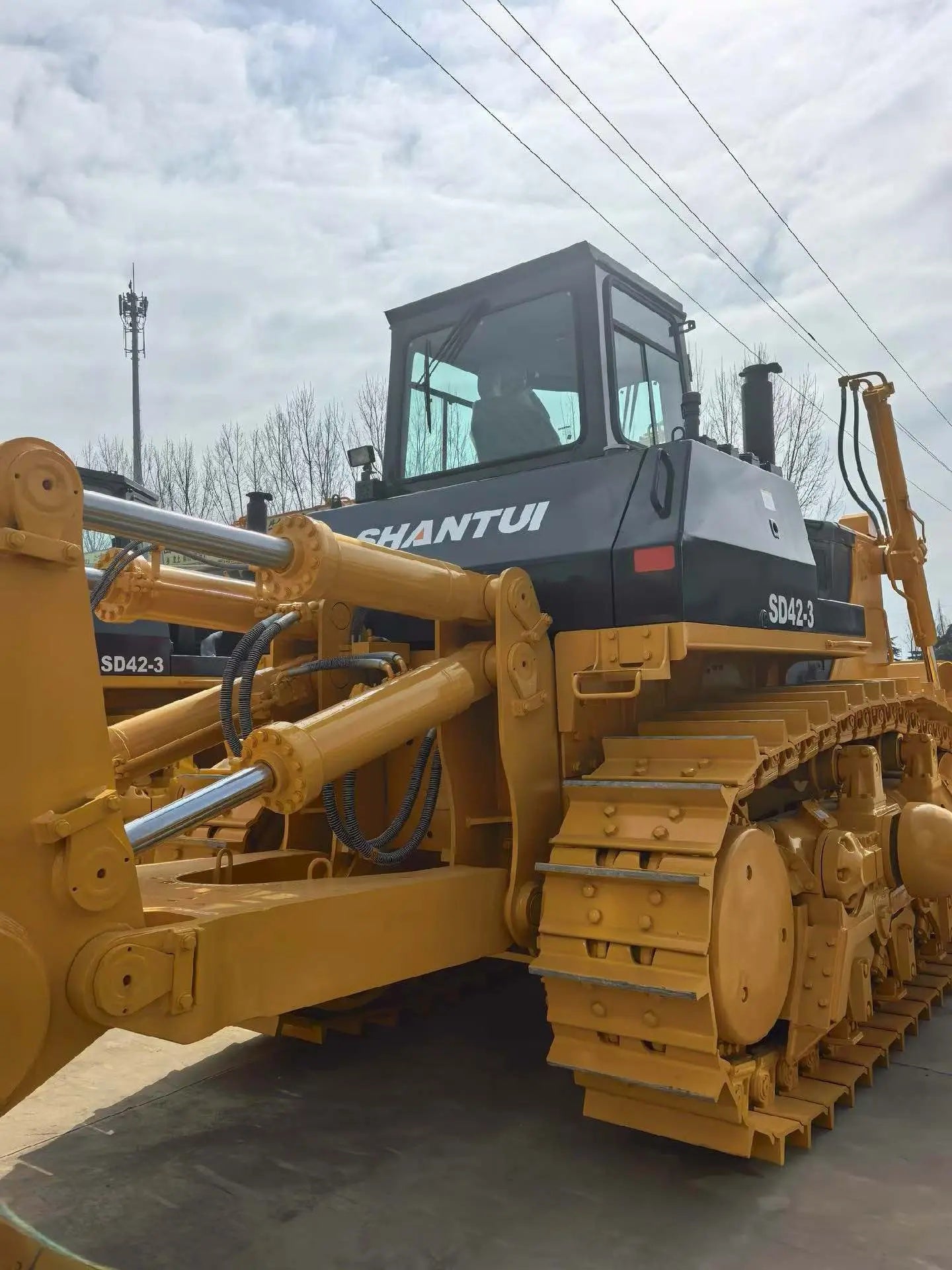 New Shantui SD42 Bulldozer for Sale detail view