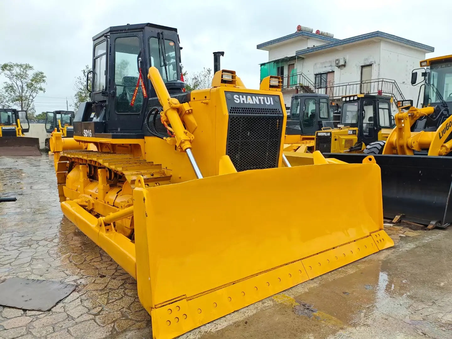 New Shantui SD16 Bulldozer for Sale detail view