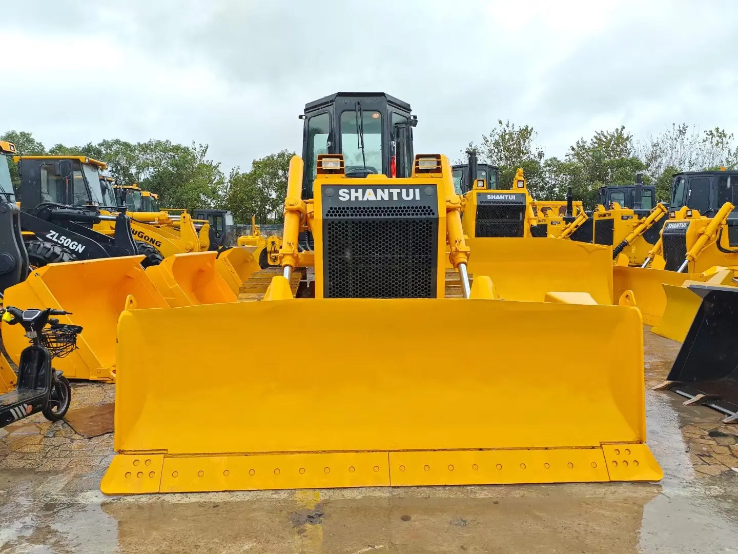New Shantui SD16 Bulldozer for Sale detail view