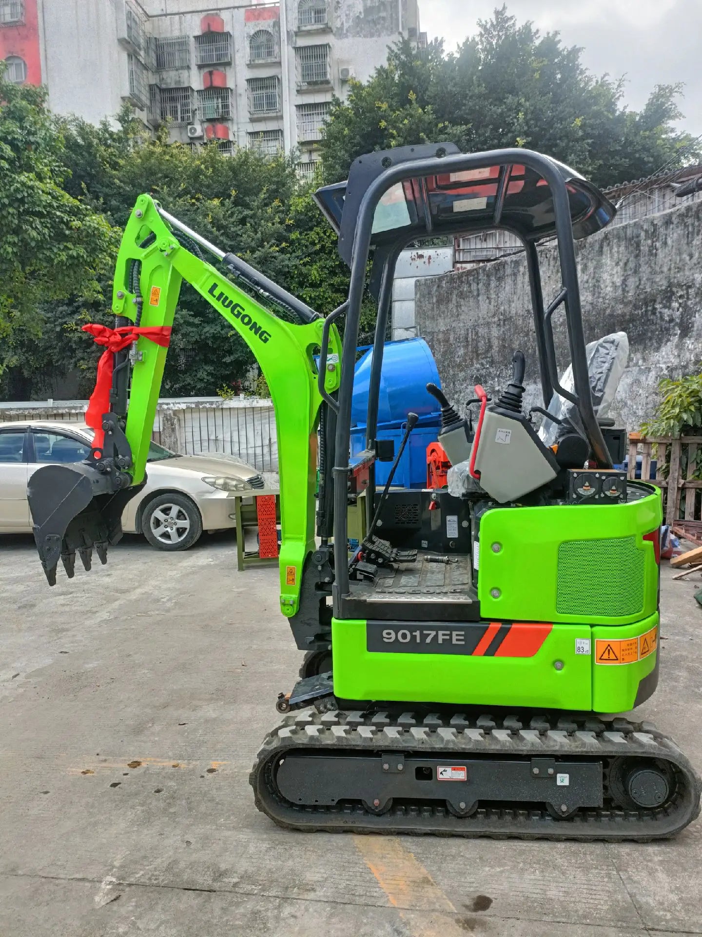 New Liugong 9017FE Excavator for Sale rear side view