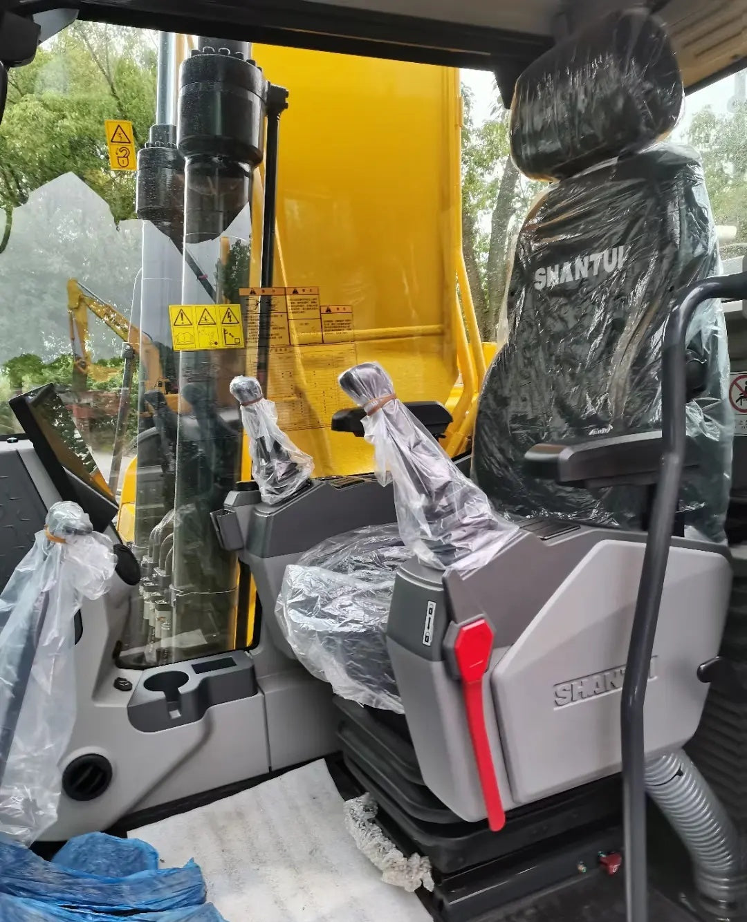 New Shantui SE215 Excavator for Sale detail view