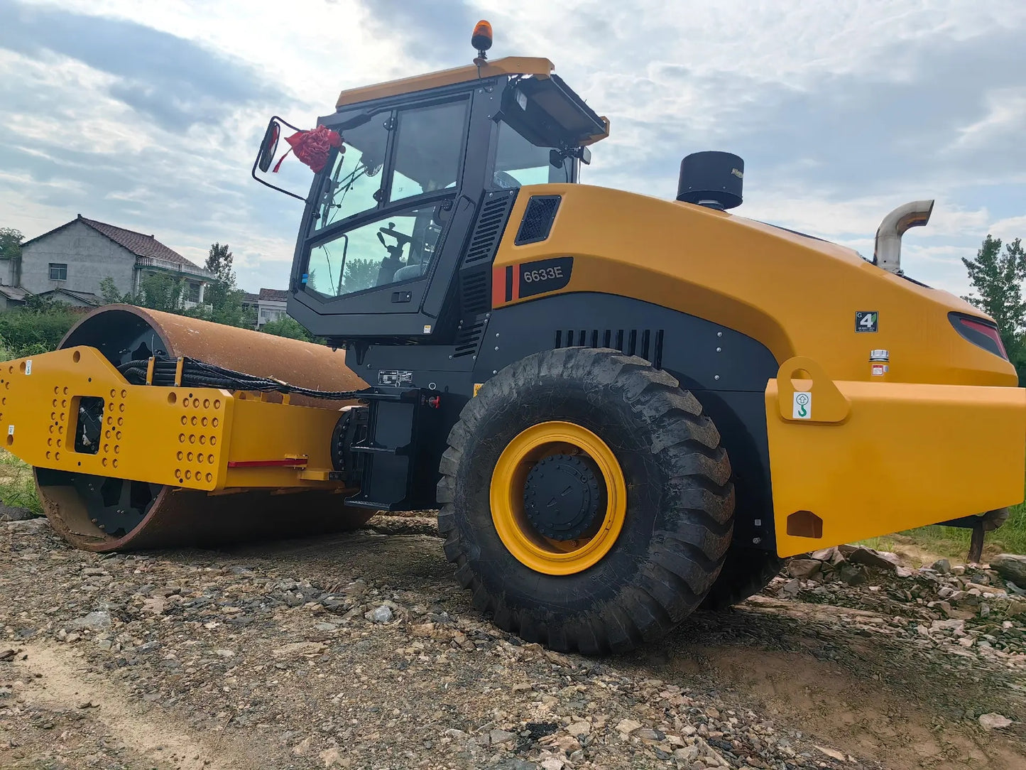 New Liugong 6633EG4 Road Roller for Sale detail view