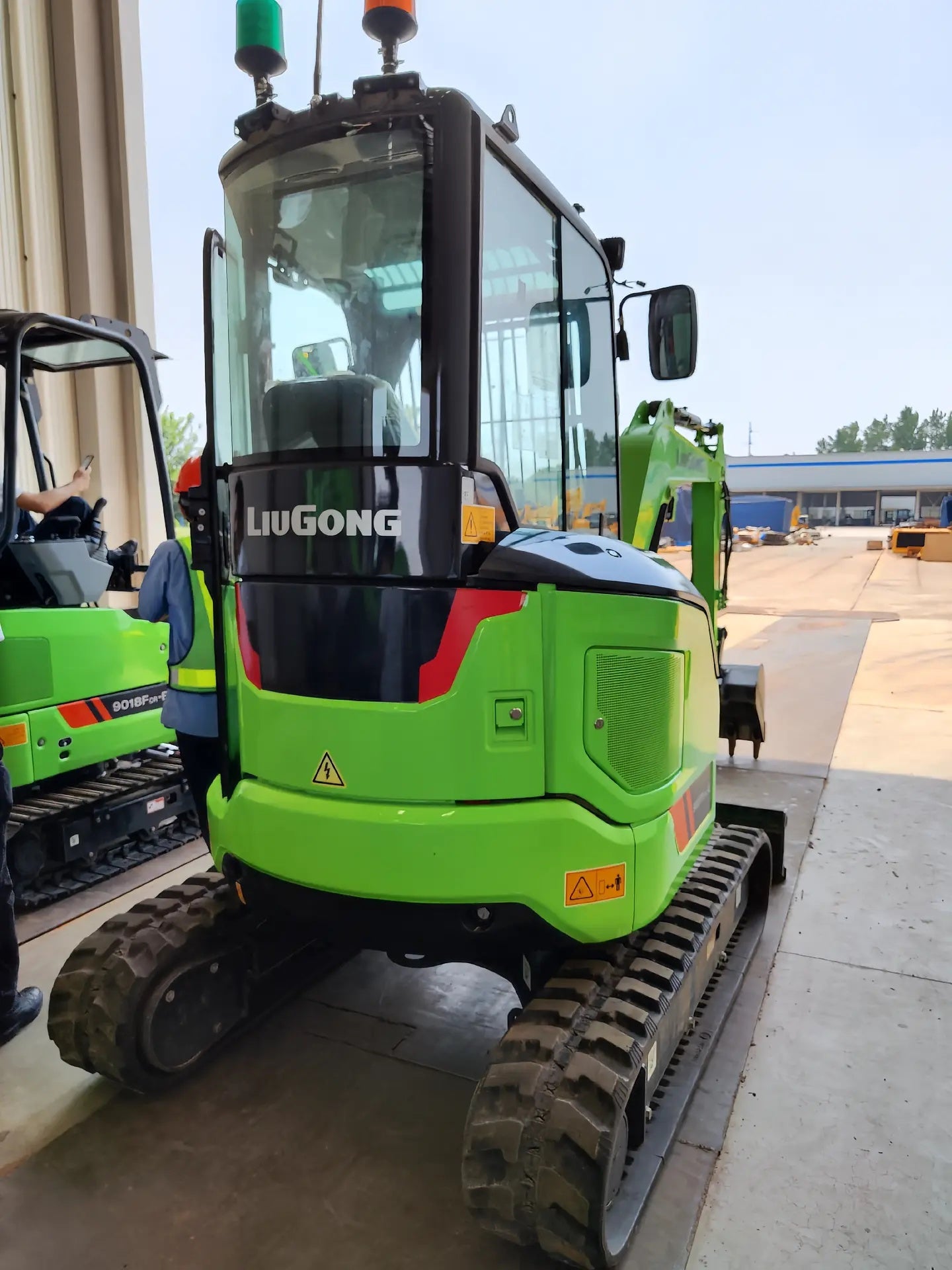 New Liugong 906FE Excavator for Sale rear side view