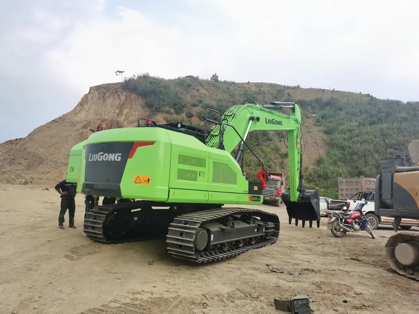 New Liugong 924FE Excavator for Sale front view