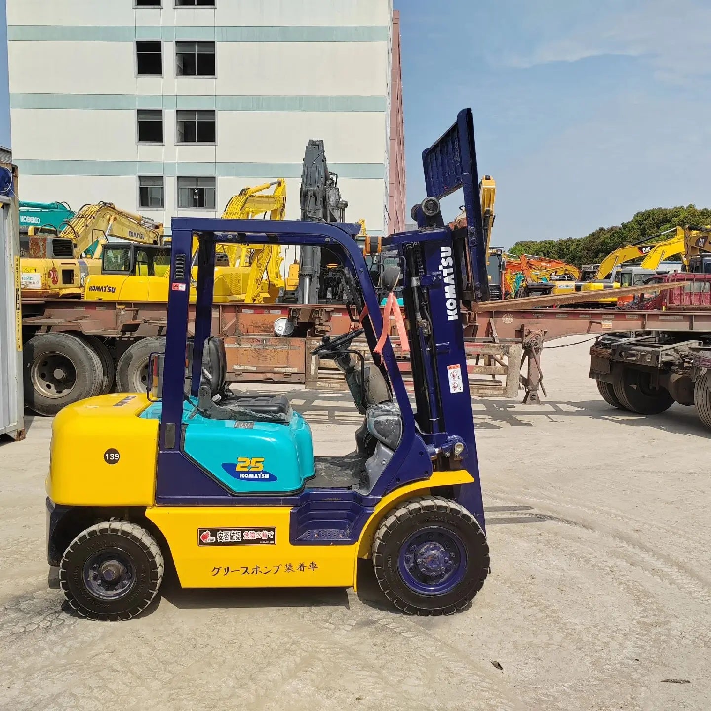 Used Komatsu FD30 Forklift for Sale detail view