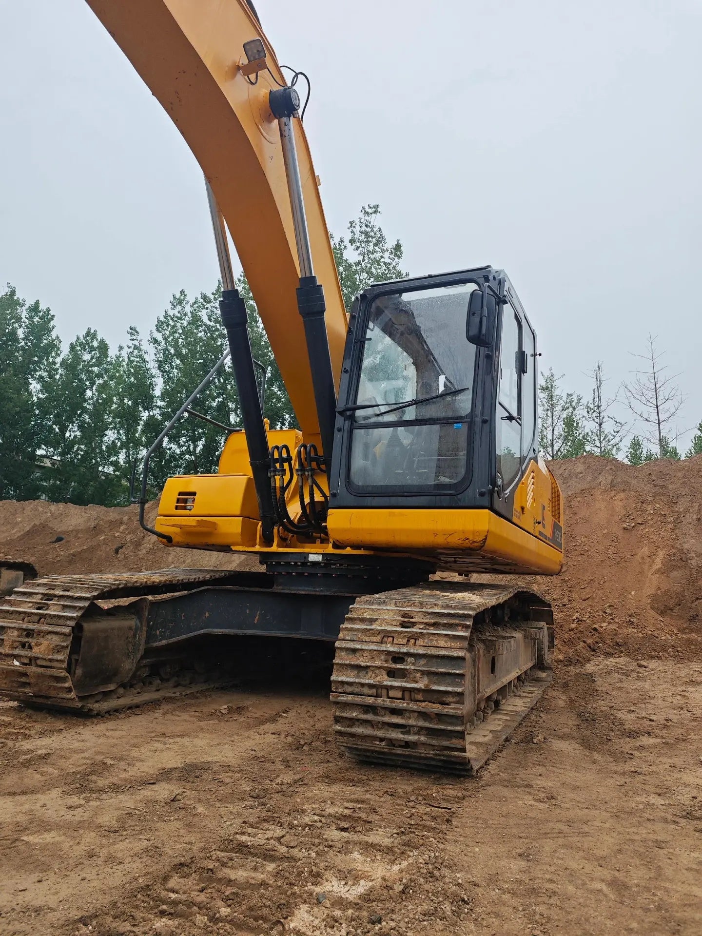 Used Liugong 920E Excavator for Sale rear side view