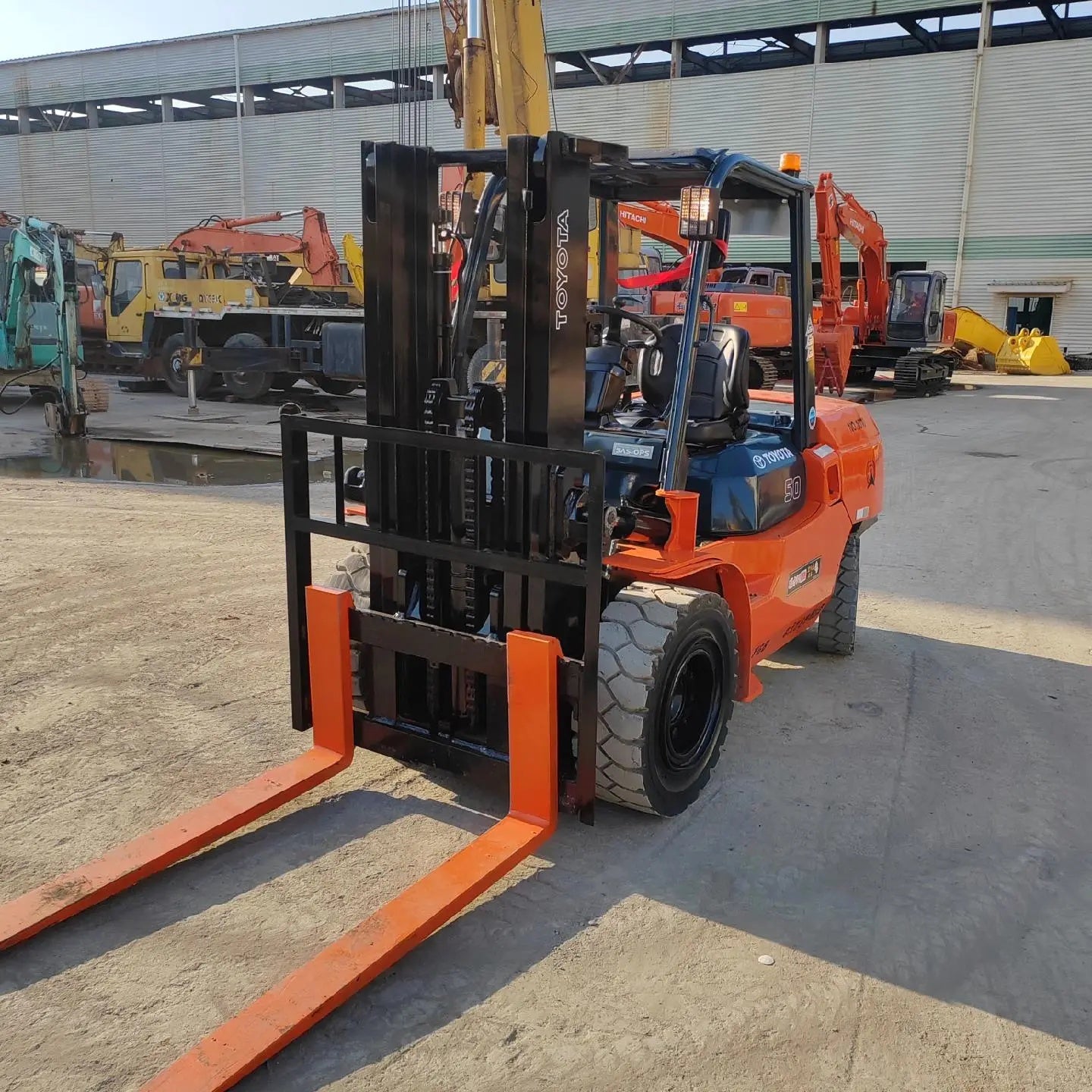 USED TOYOTA FORKLIFT FD50