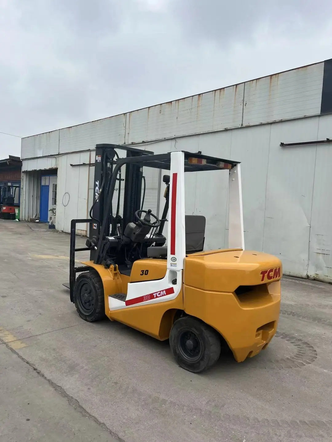 USED TCM FORKLIFT FD30