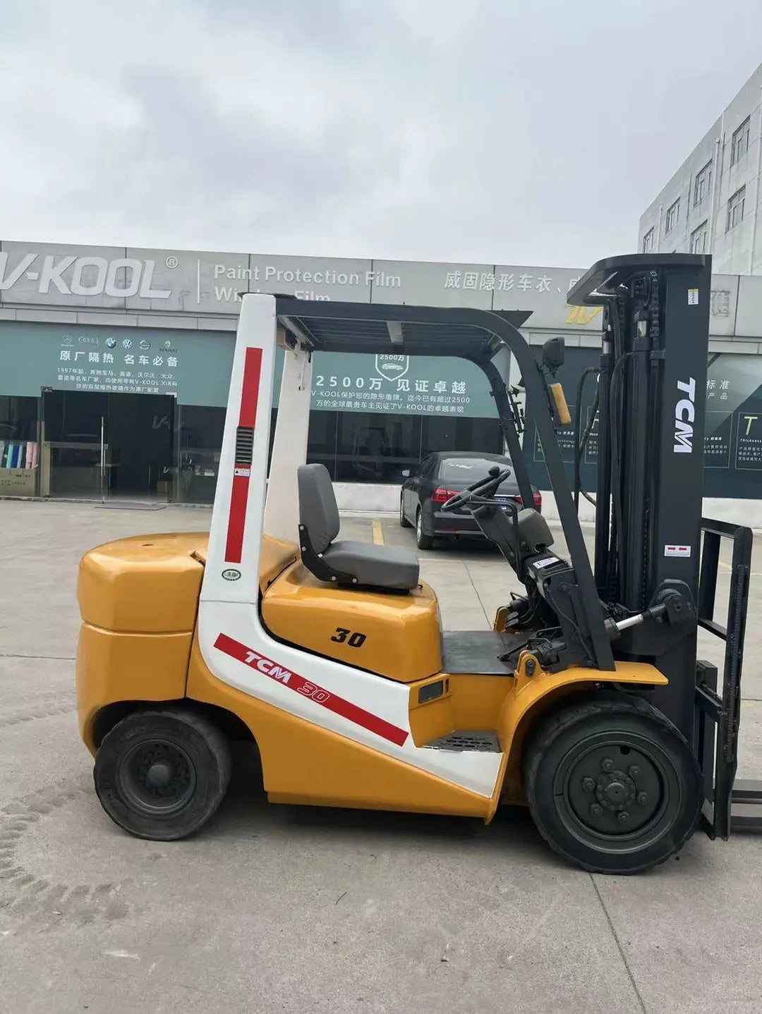 USED TCM FORKLIFT FD30