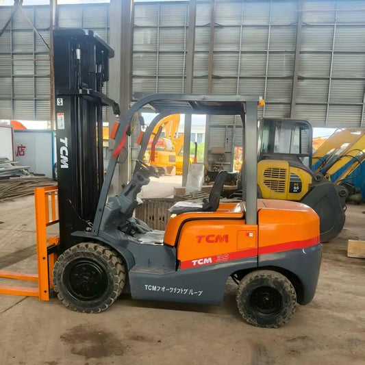 Used Tcm FD35 Forklift for Sale side view