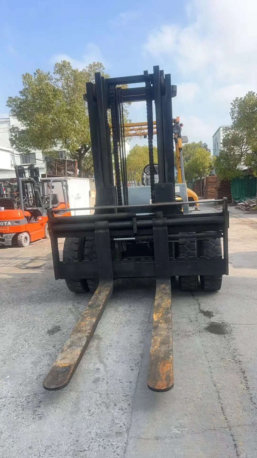 USED TCM FORKLIFT FD100