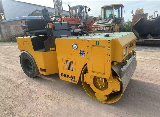 Used Sakai TW400 Road Roller for Sale rear side view