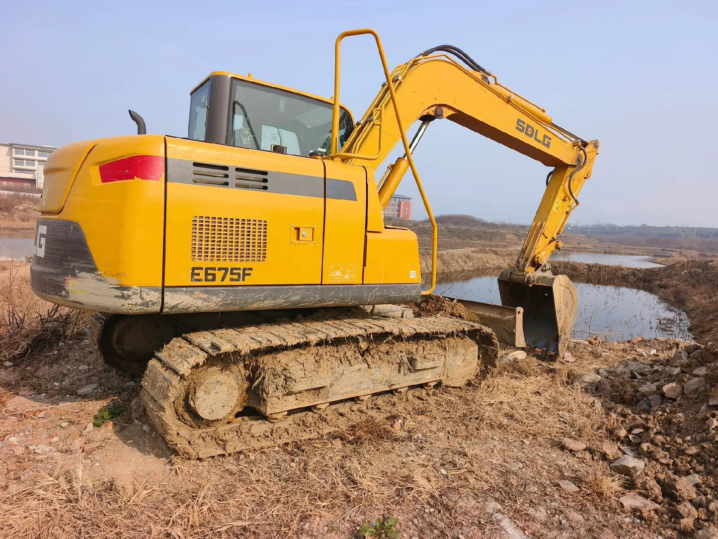 USED SDLG E675F