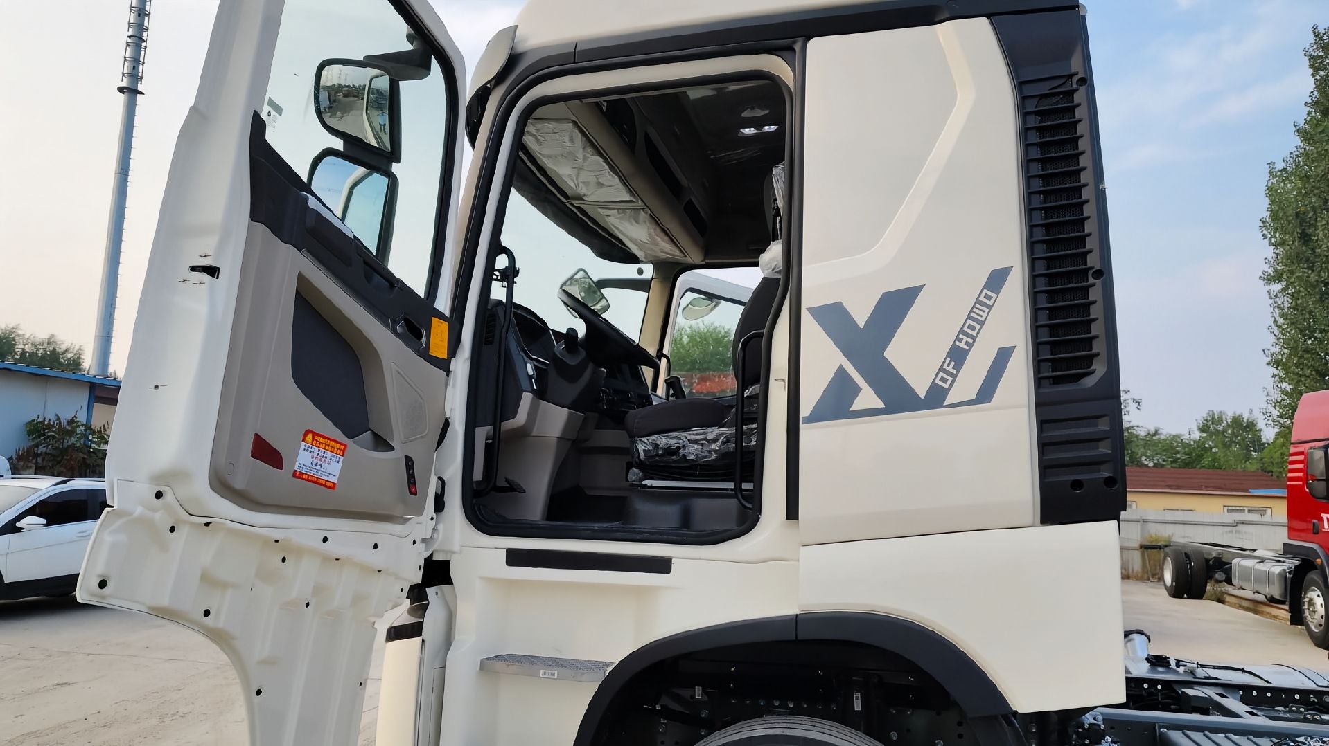 New Howo 290HP Truck Chassis for Sale front view