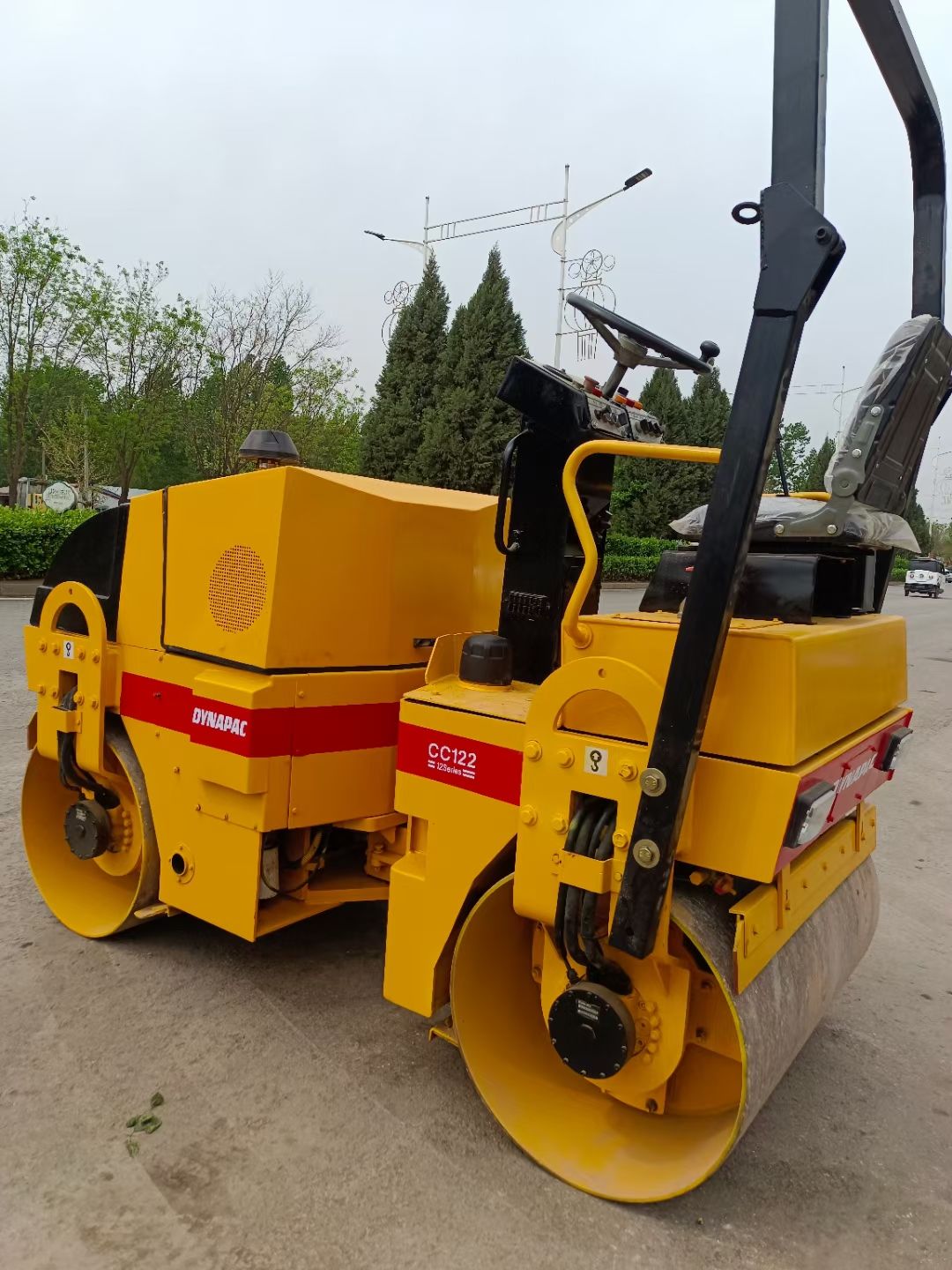 USED DYNAPAC CC122