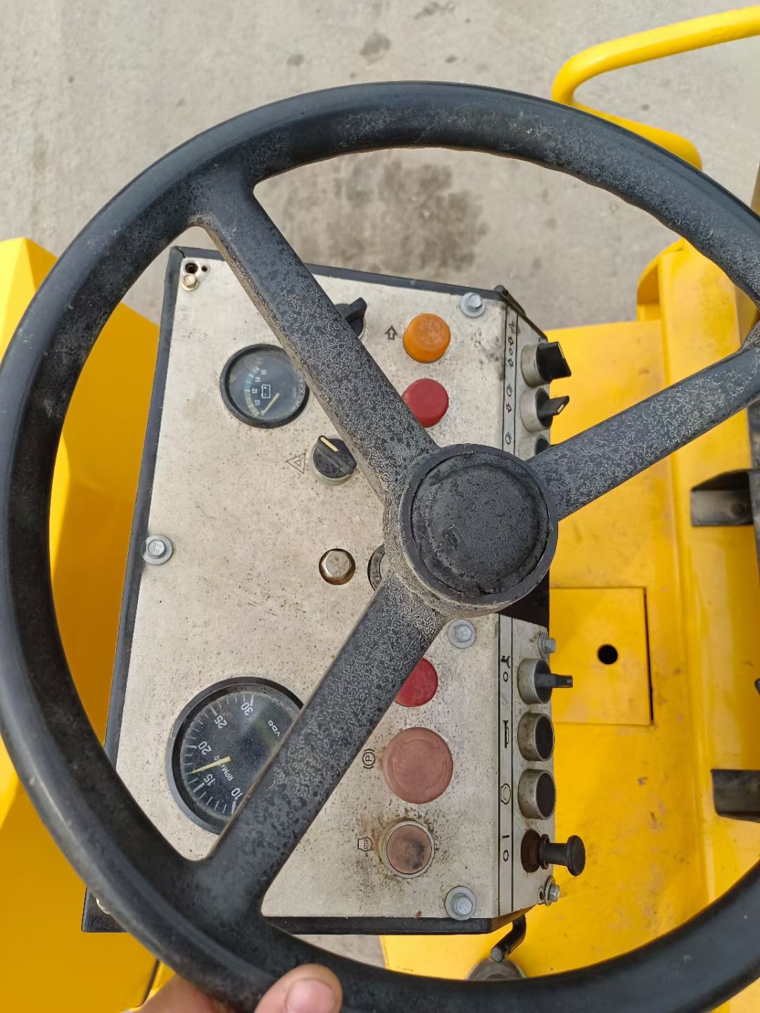 USED DYNAPAC CC122