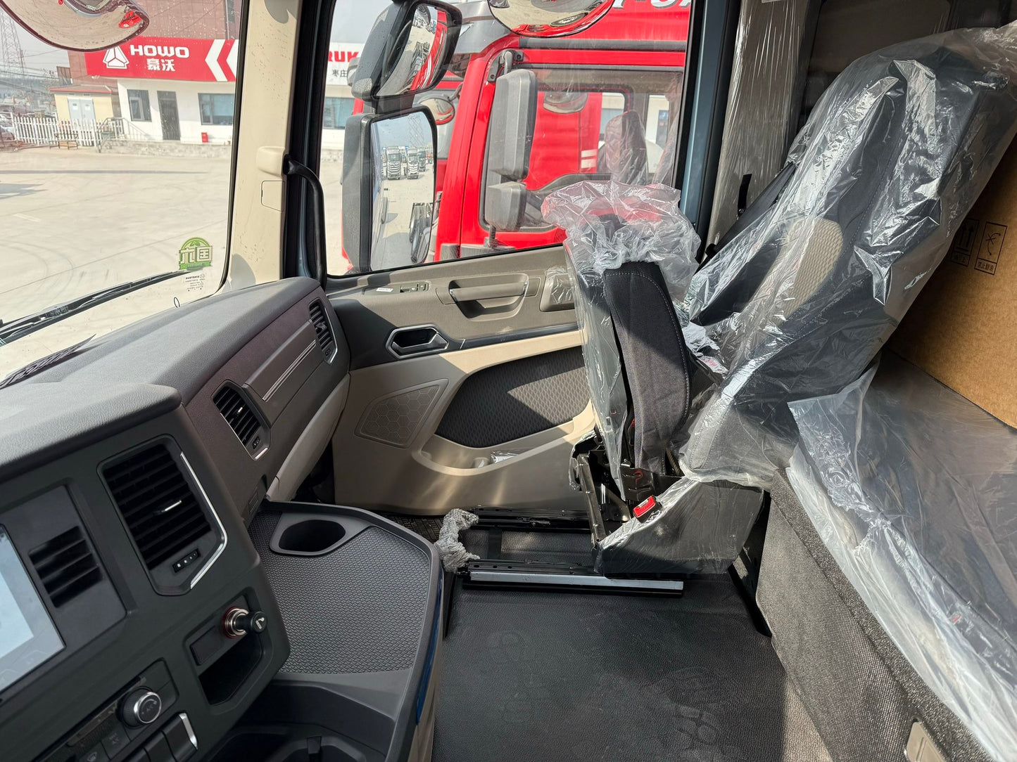 New Howo 350HP Truck Chassis for Sale detail view