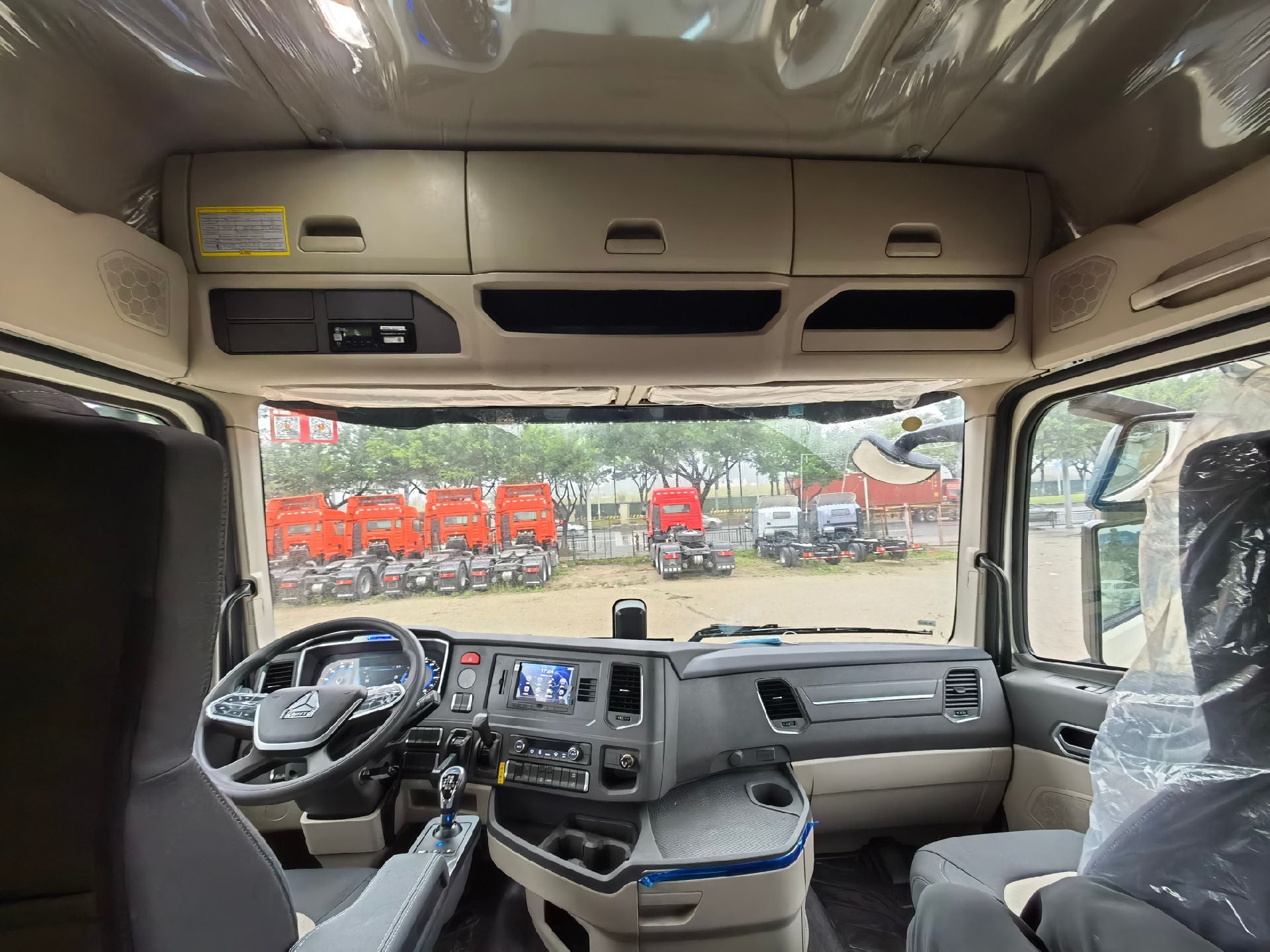 New Howo 480HP Truck Chassis for Sale front view