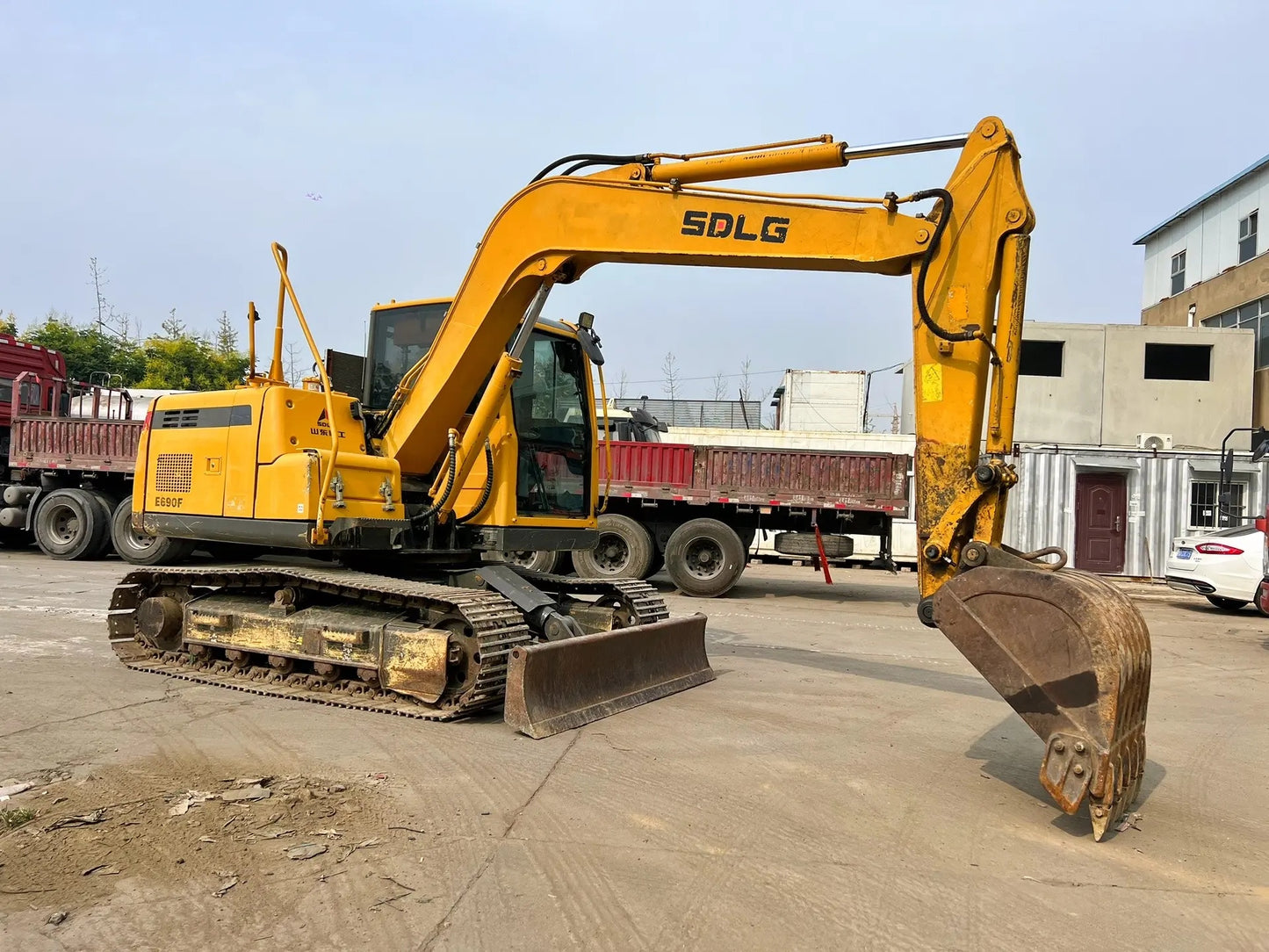 USED SDLG E690F