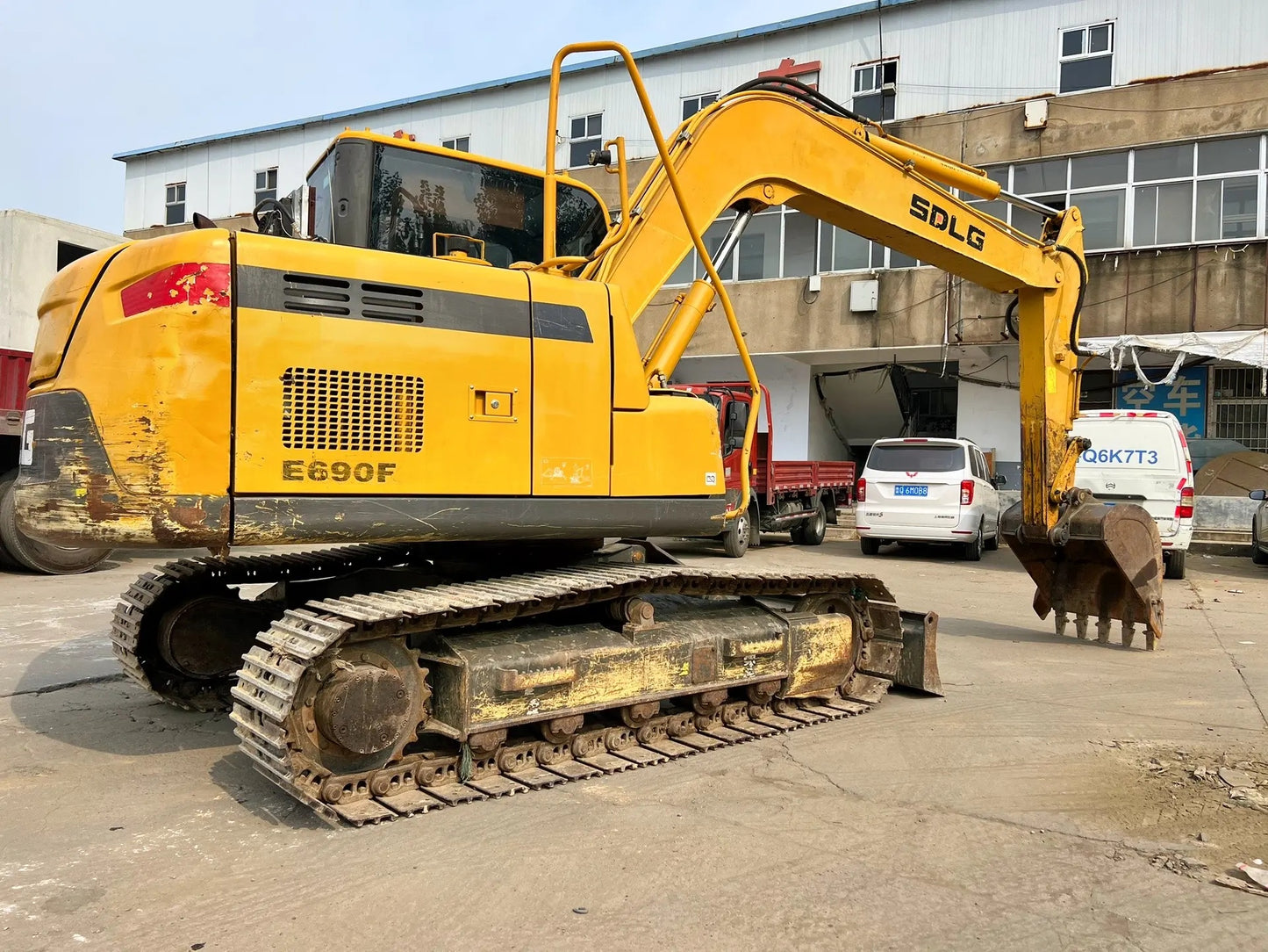 USED SDLG E690F